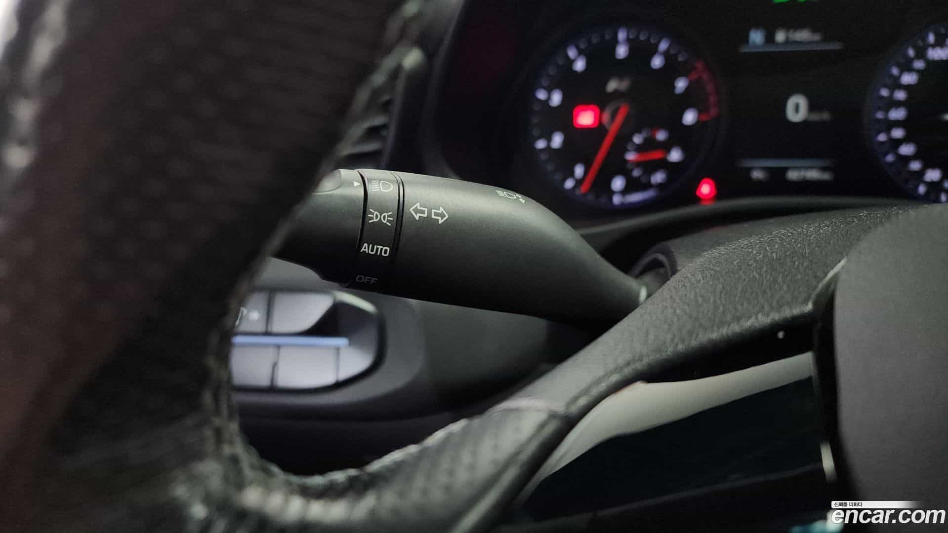Veloster Hyundai 2019.6-OPTION-018