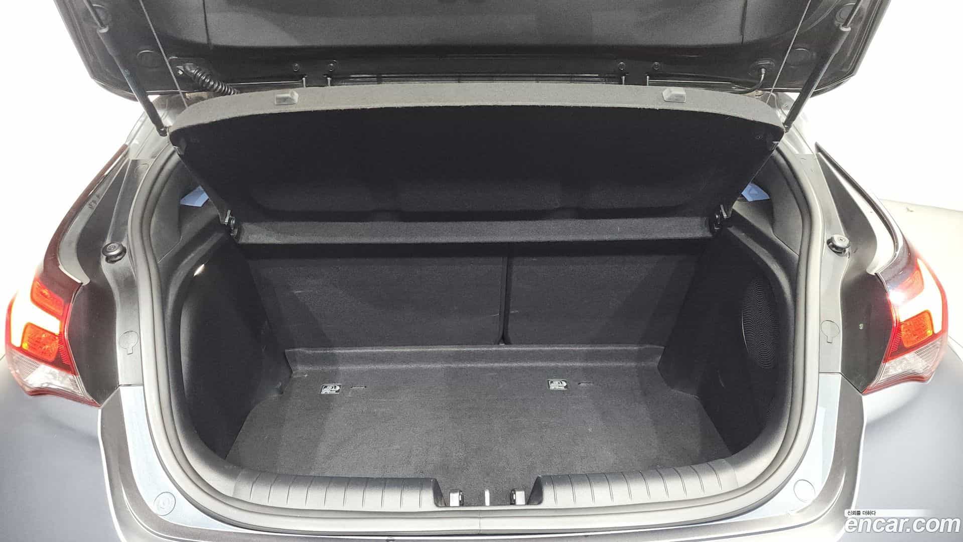 Veloster Hyundai 2019.6-OPTION-024