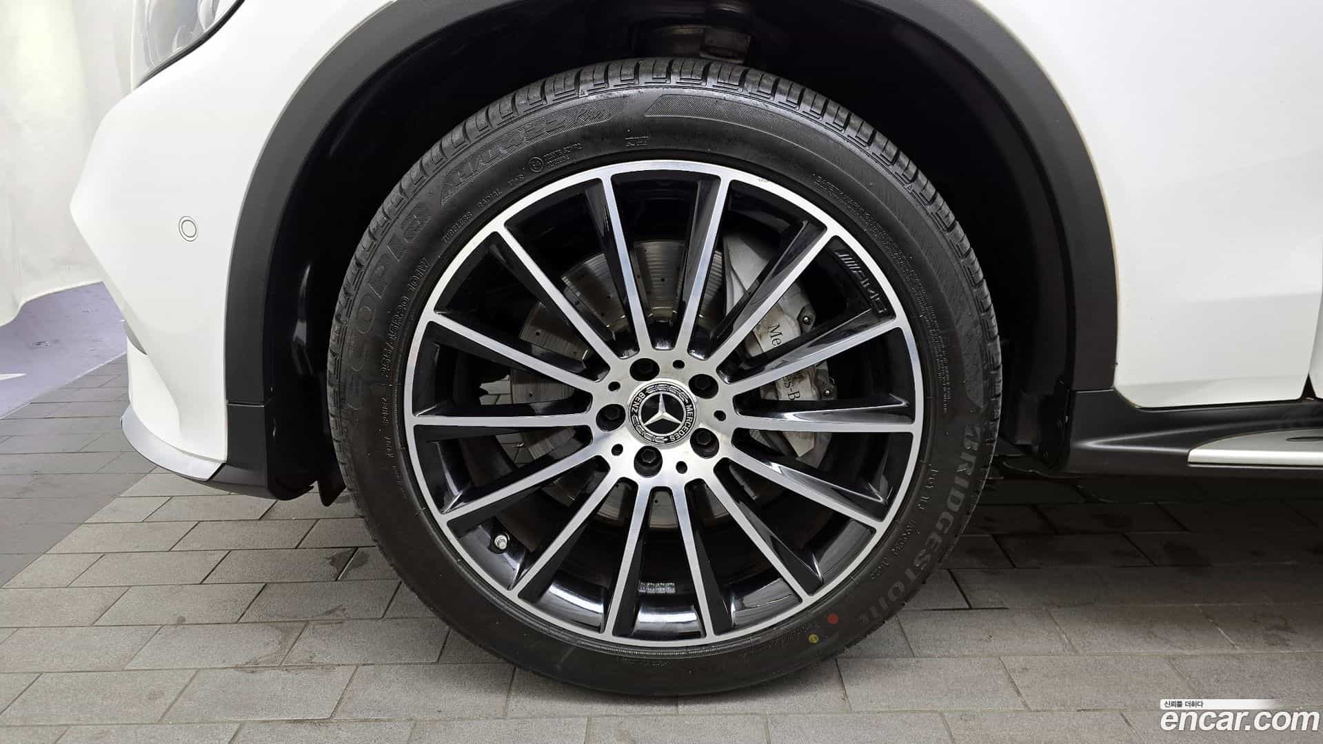 GLC-Class Mercedes-Benz 2019.10-OUTER-005