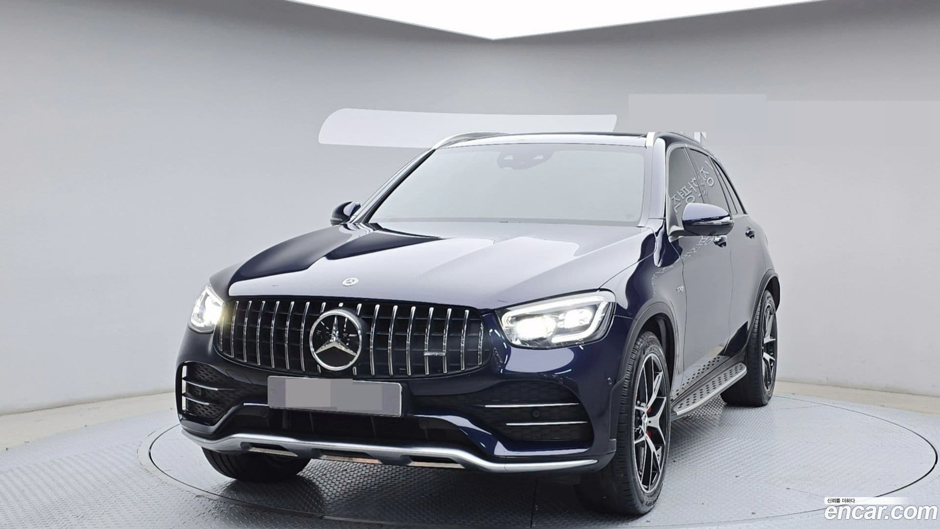 Main__Slider__Photo:GLC-Class Mercedes-Benz 2021.9-0