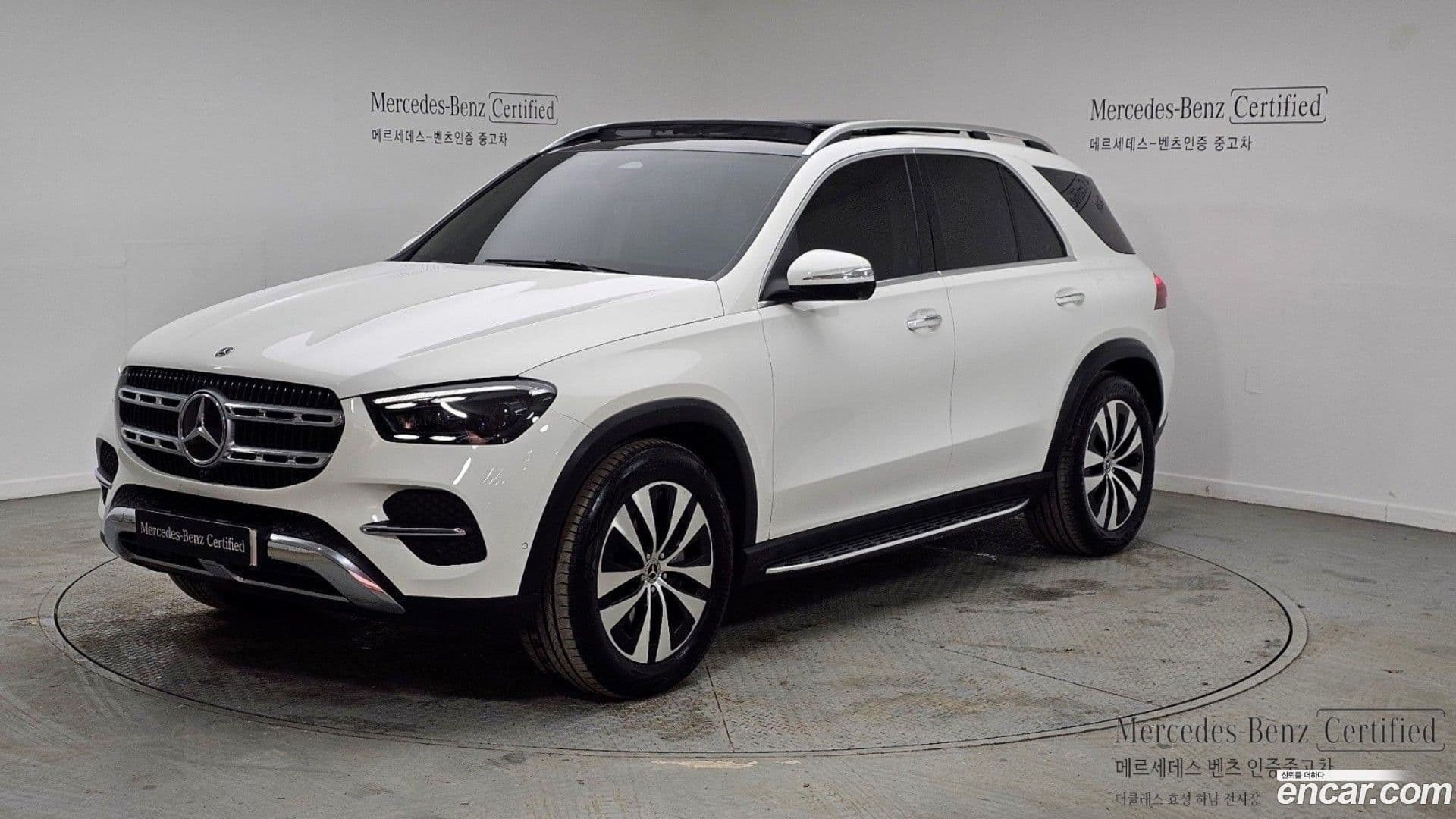 Main__Slider__Photo:GLE-Class Mercedes-Benz 2025.3-0