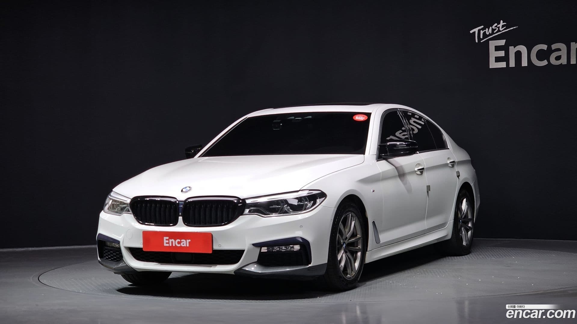Main__Slider__Photo:5-Series BMW 2018.7-0