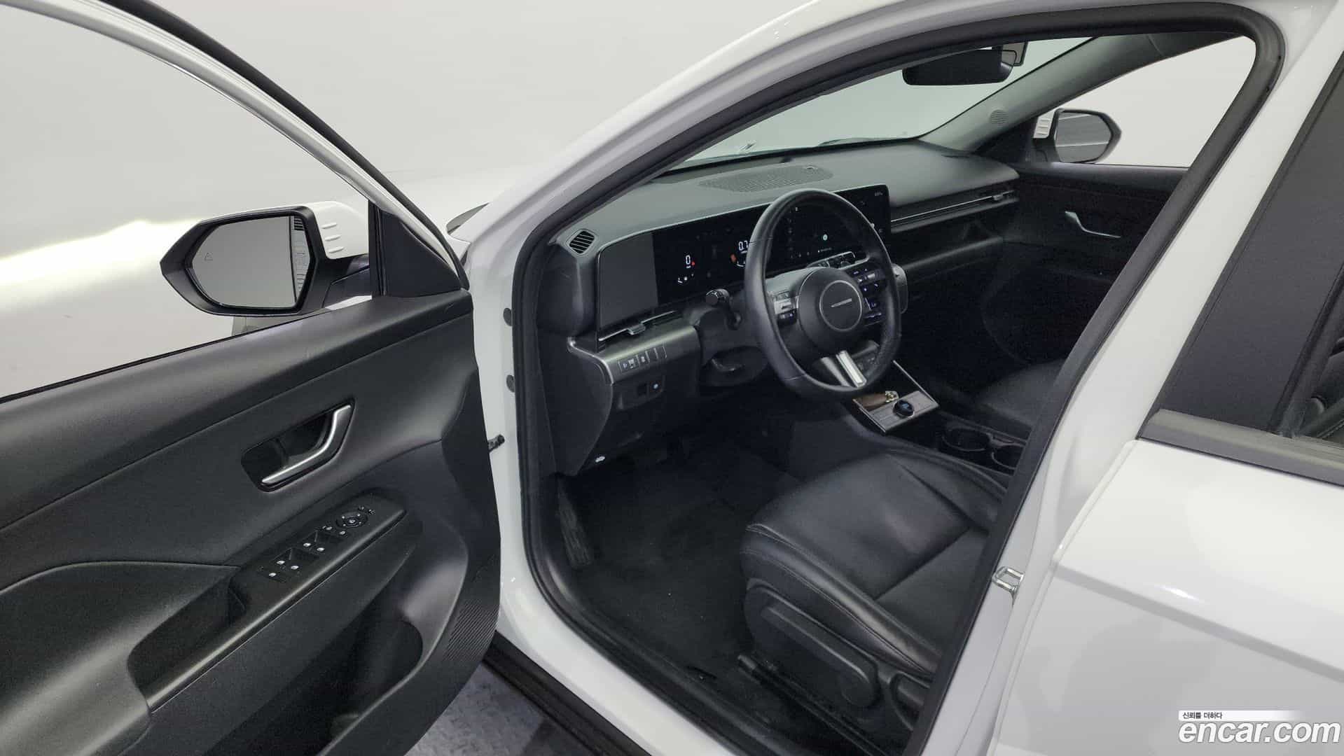 Kona Hyundai 2023.10-INNER-010