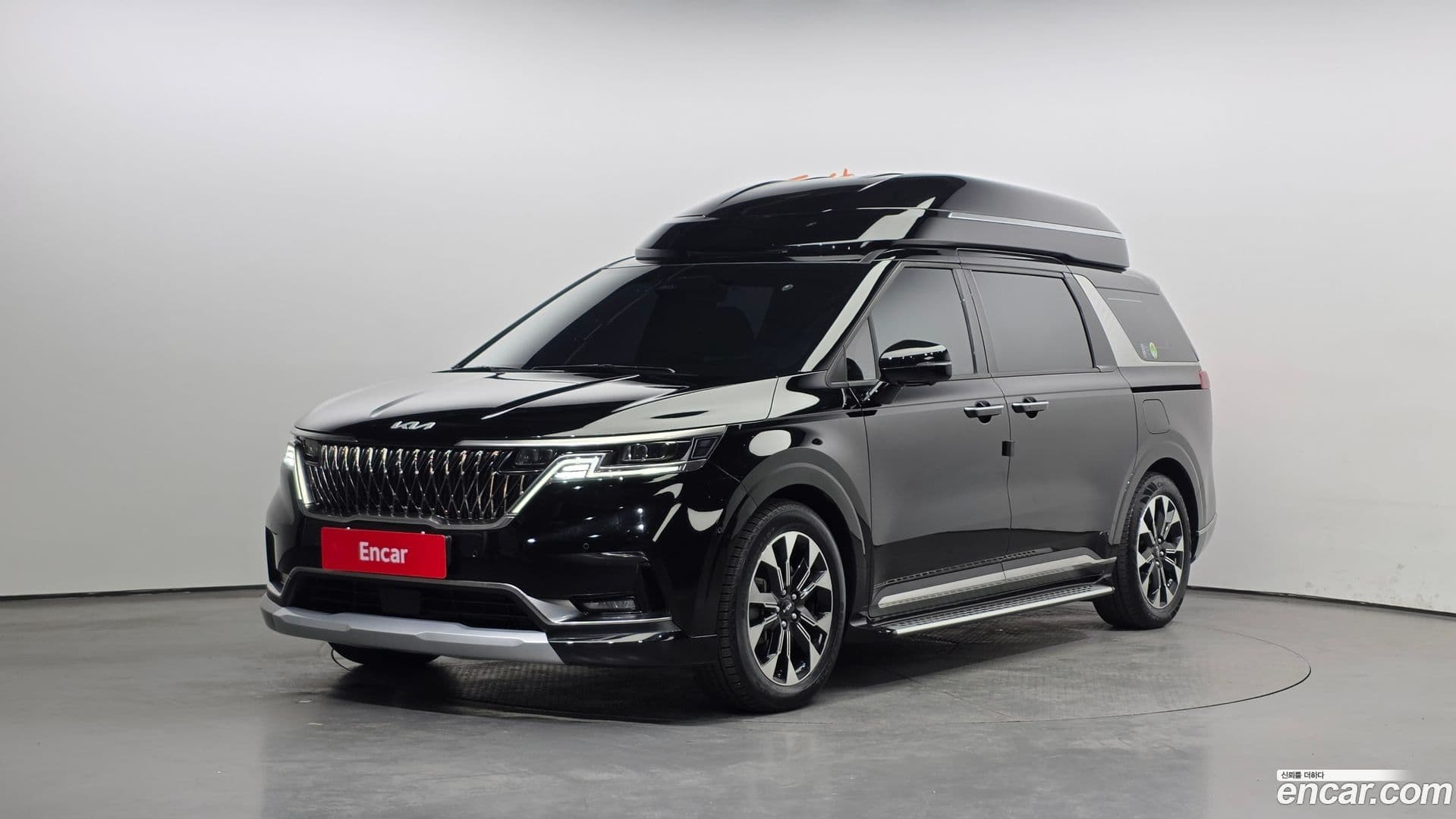 Main__Slider__Photo:Canival Kia 2023.3-0