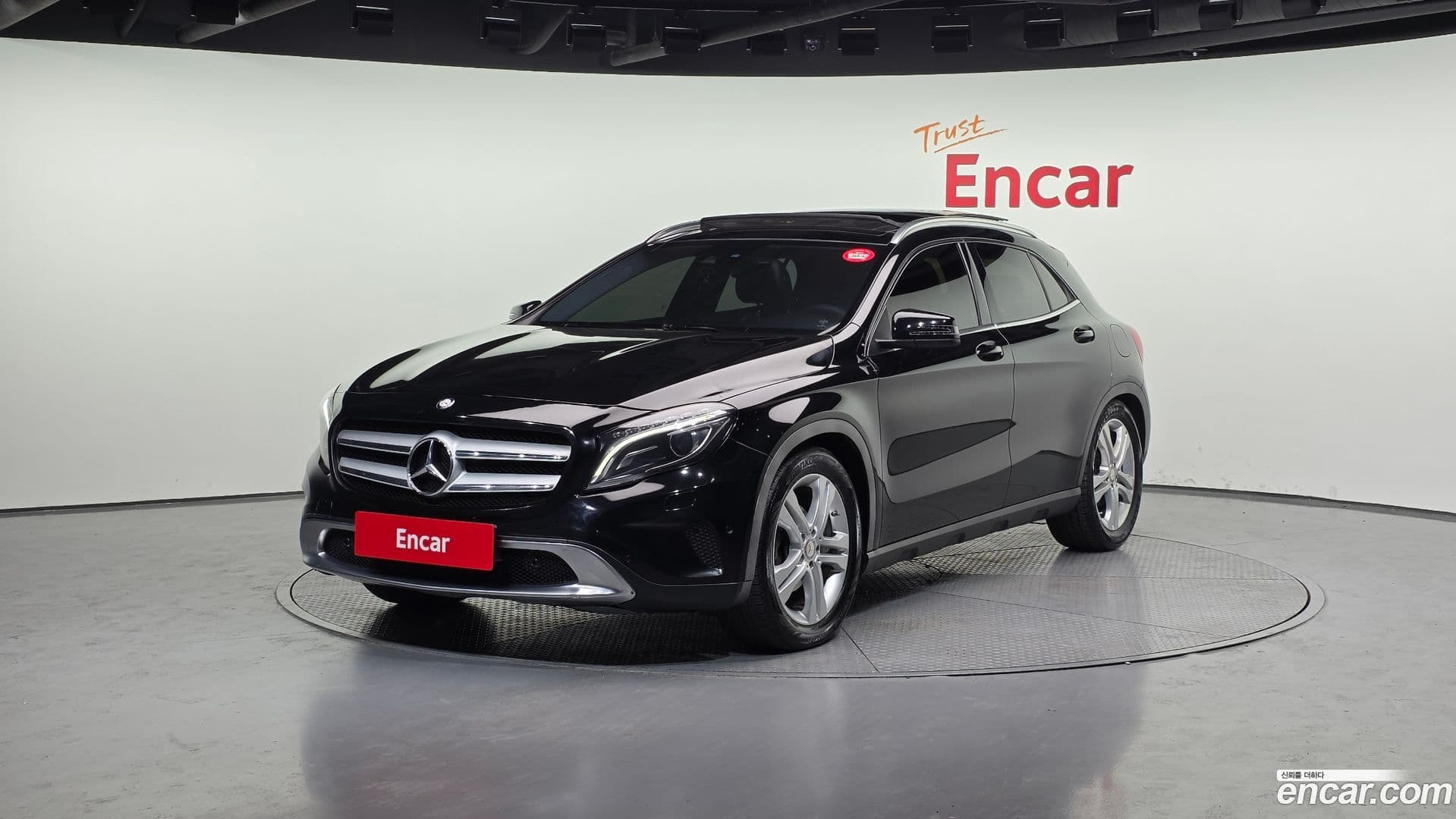 Main__Slider__Photo:GLA-Class Mercedes-Benz 2016.7-0
