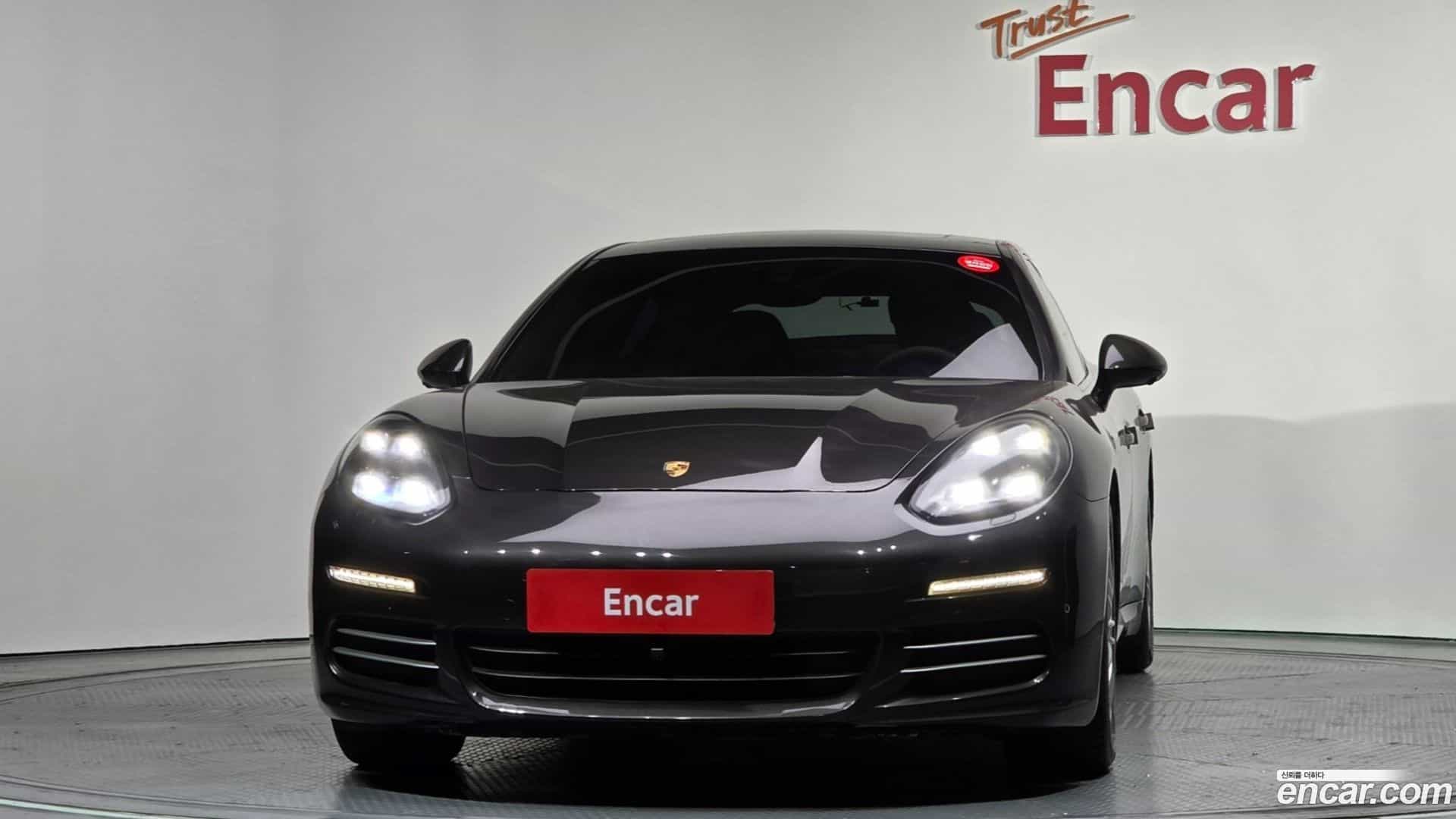 Panamera Porsche 2015.10-OUTER-001