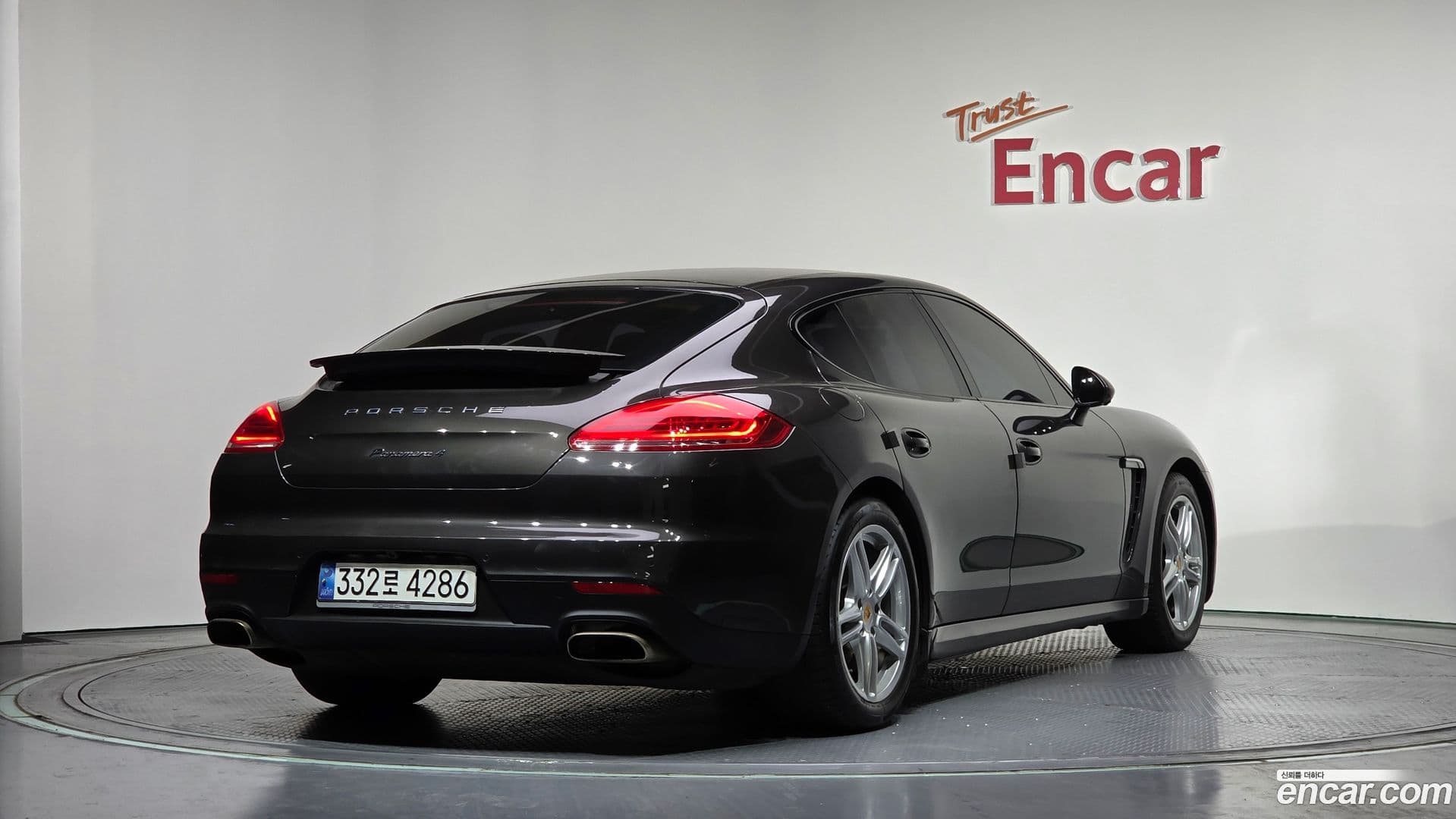 Main__Slider__Photo:Panamera Porsche 2015.10-1