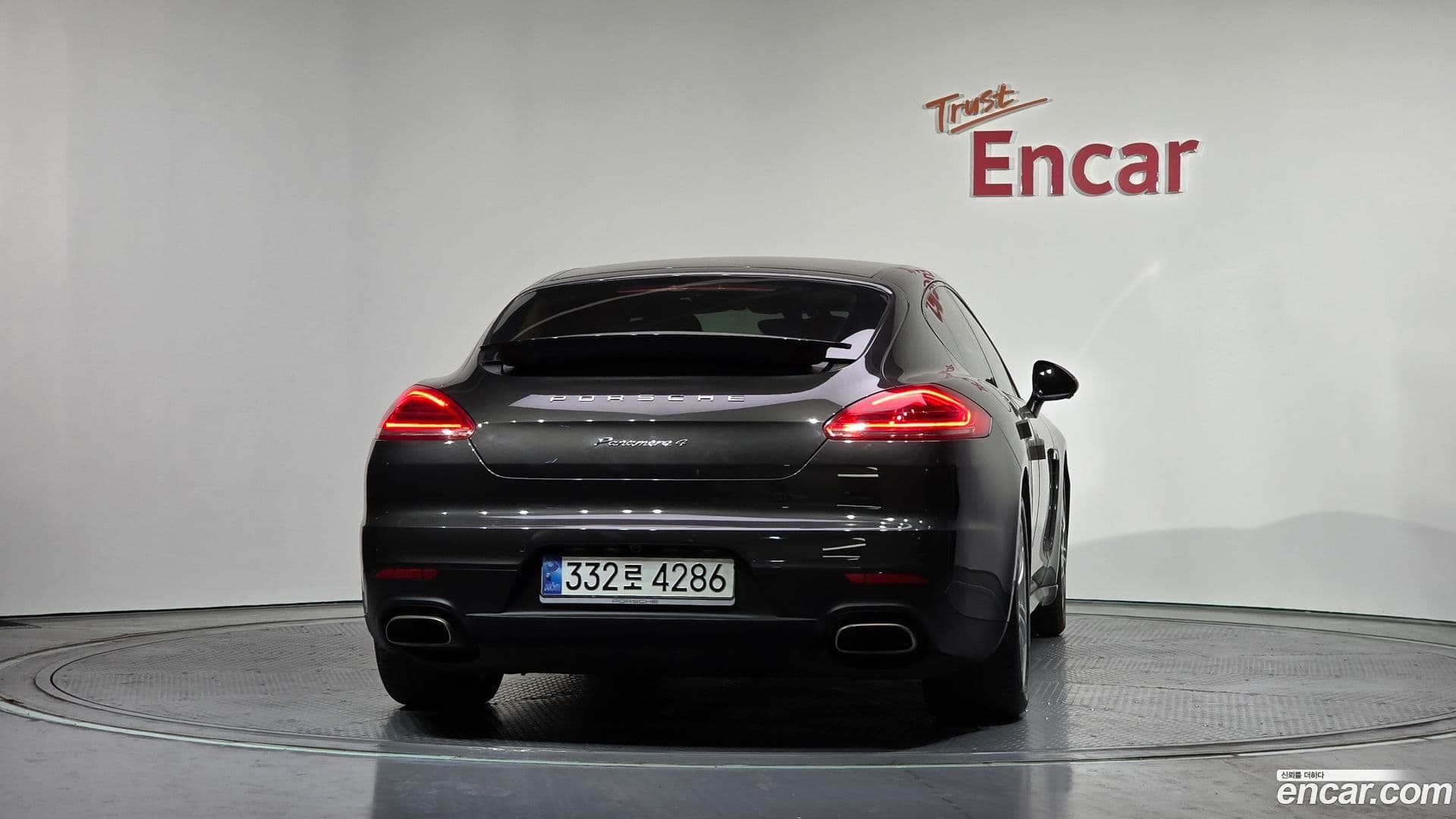 Main__Slider__Photo:Panamera Porsche 2015.10-3