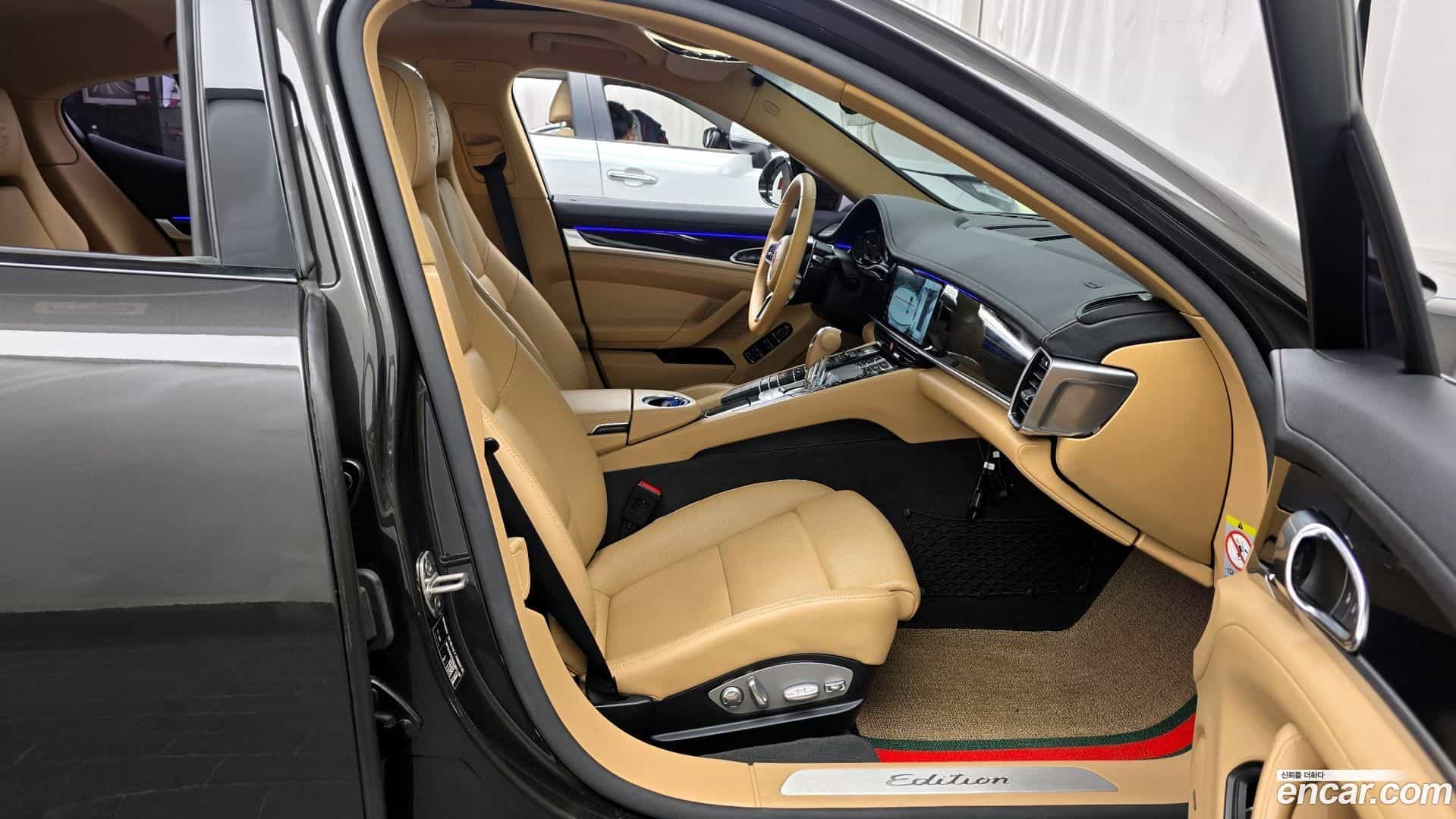 Panamera Porsche 2015.10-OPTION-015