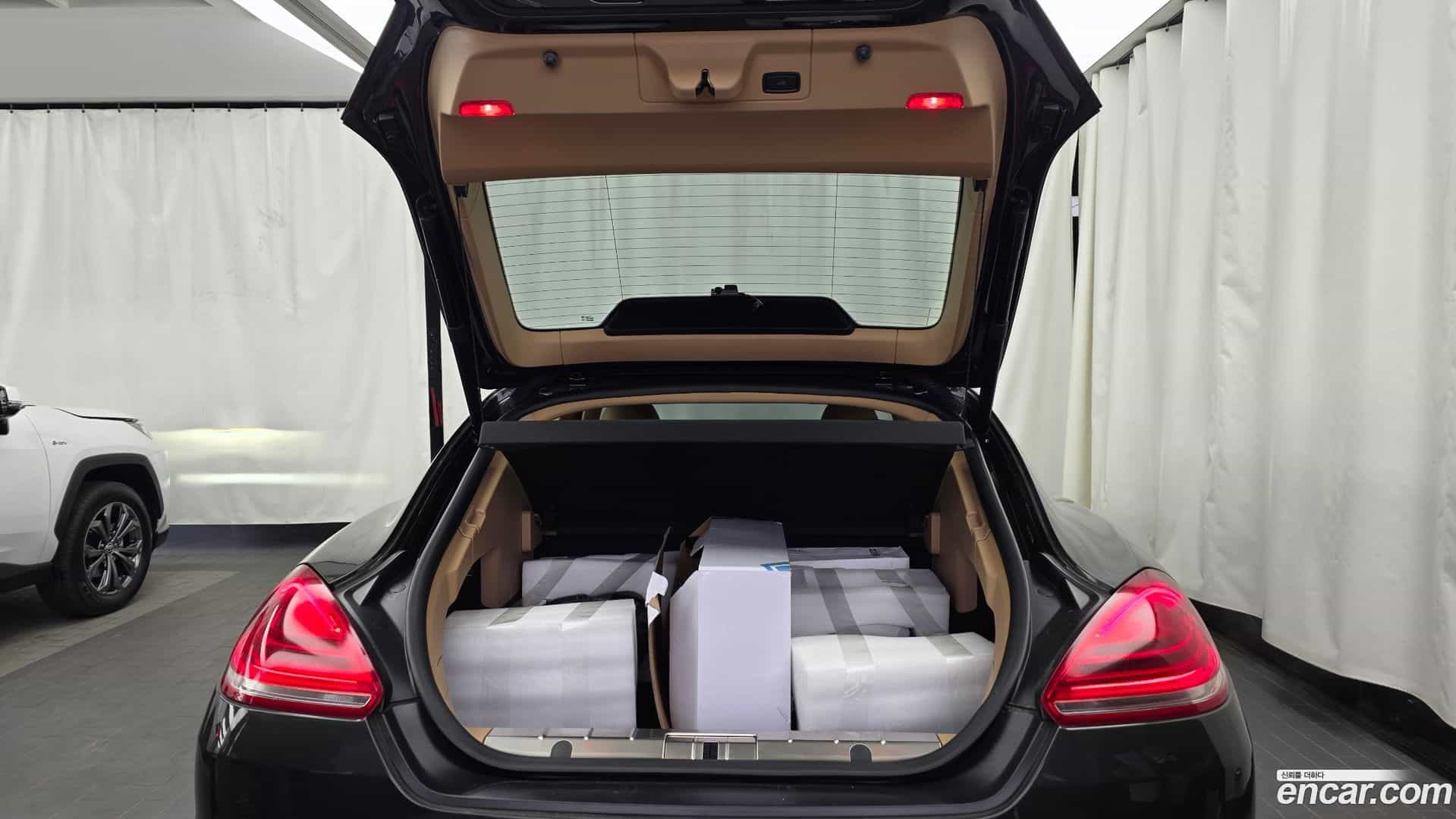 Panamera Porsche 2015.10-OPTION-024