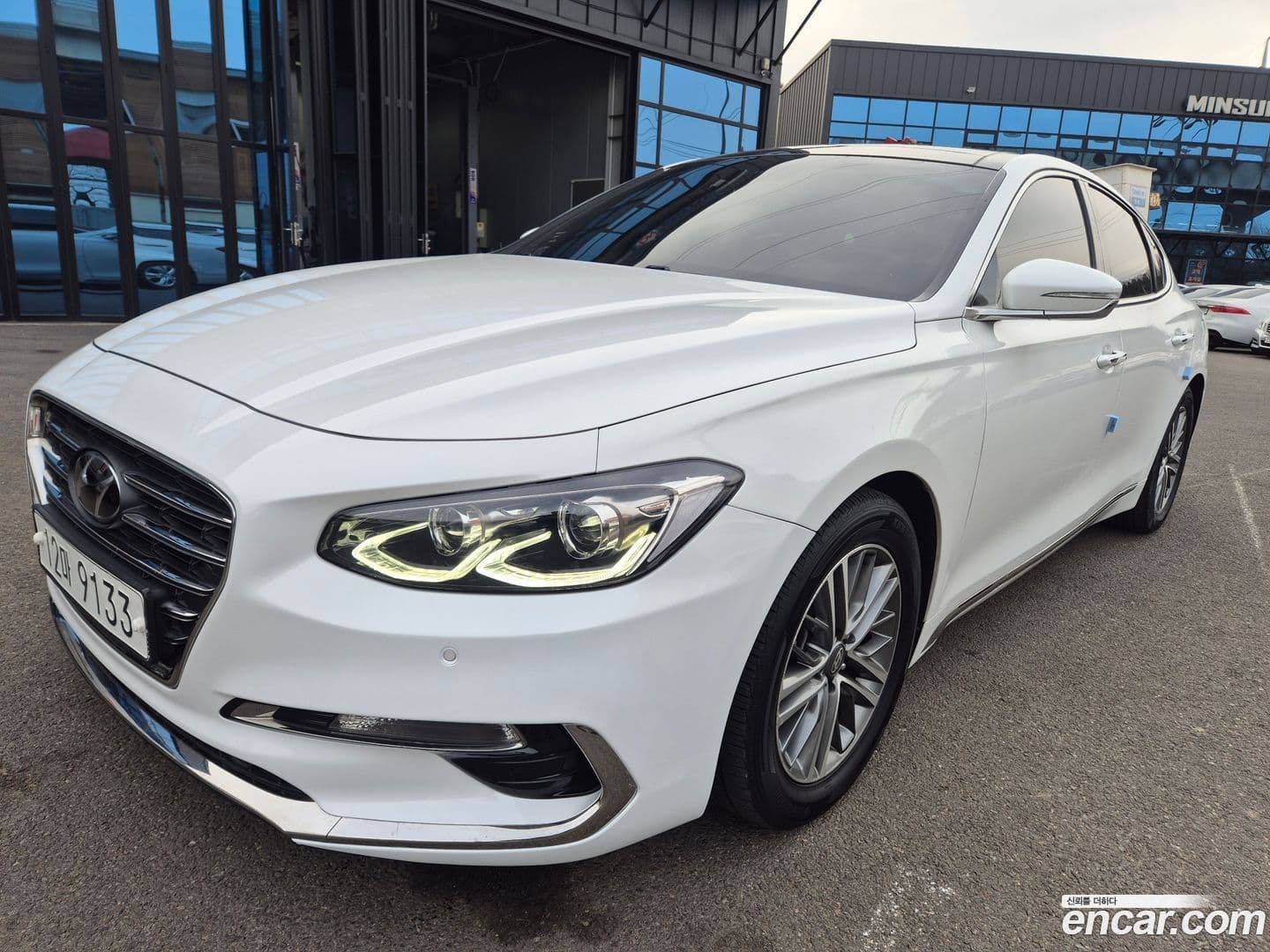 Main__Slider__Photo:Grandeur Hyundai 2017.8-0