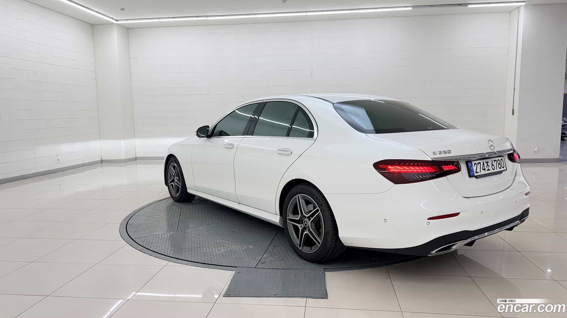 E-Class Mercedes-Benz 2022.9-OUTER-003