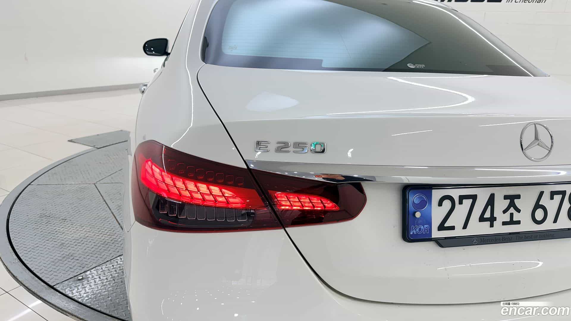 E-Class Mercedes-Benz 2022.9-OPTION-015