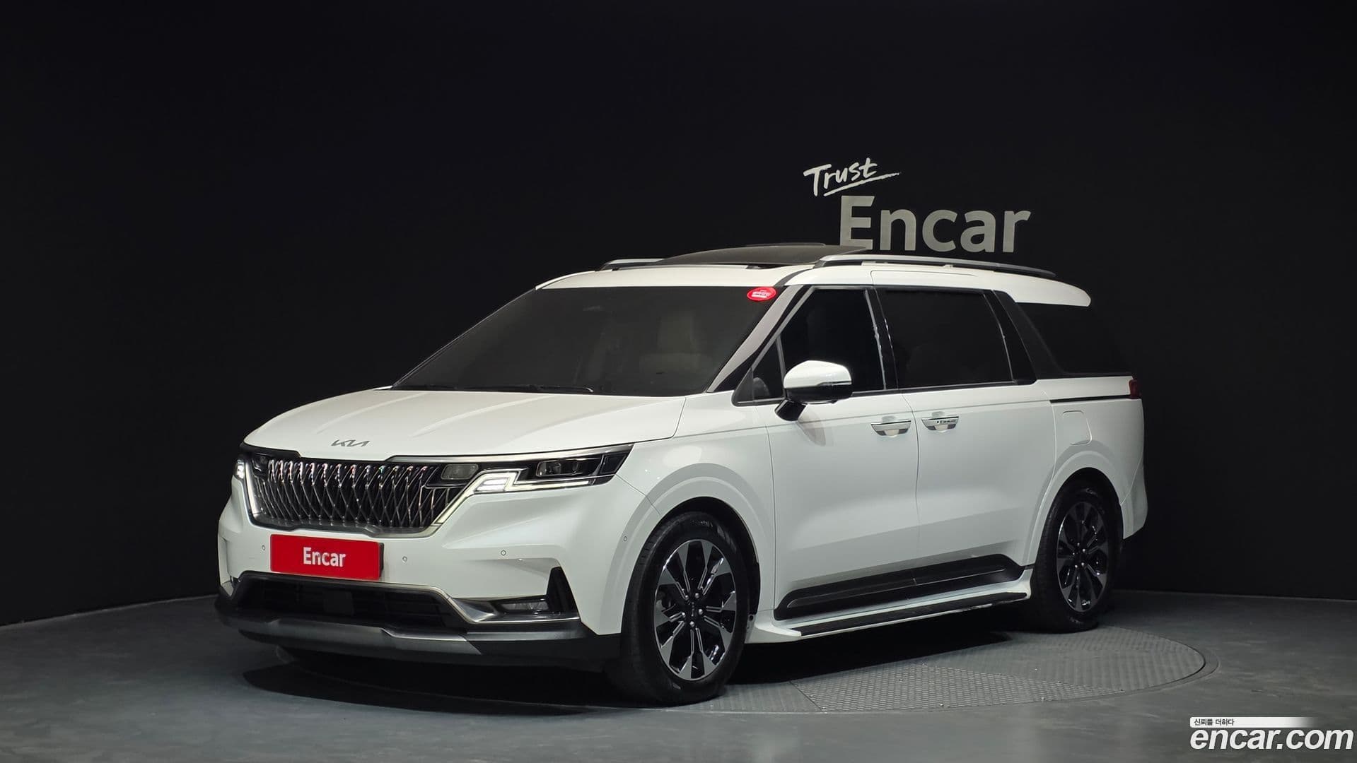 Main__Slider__Photo:Canival Kia 2022.8-0
