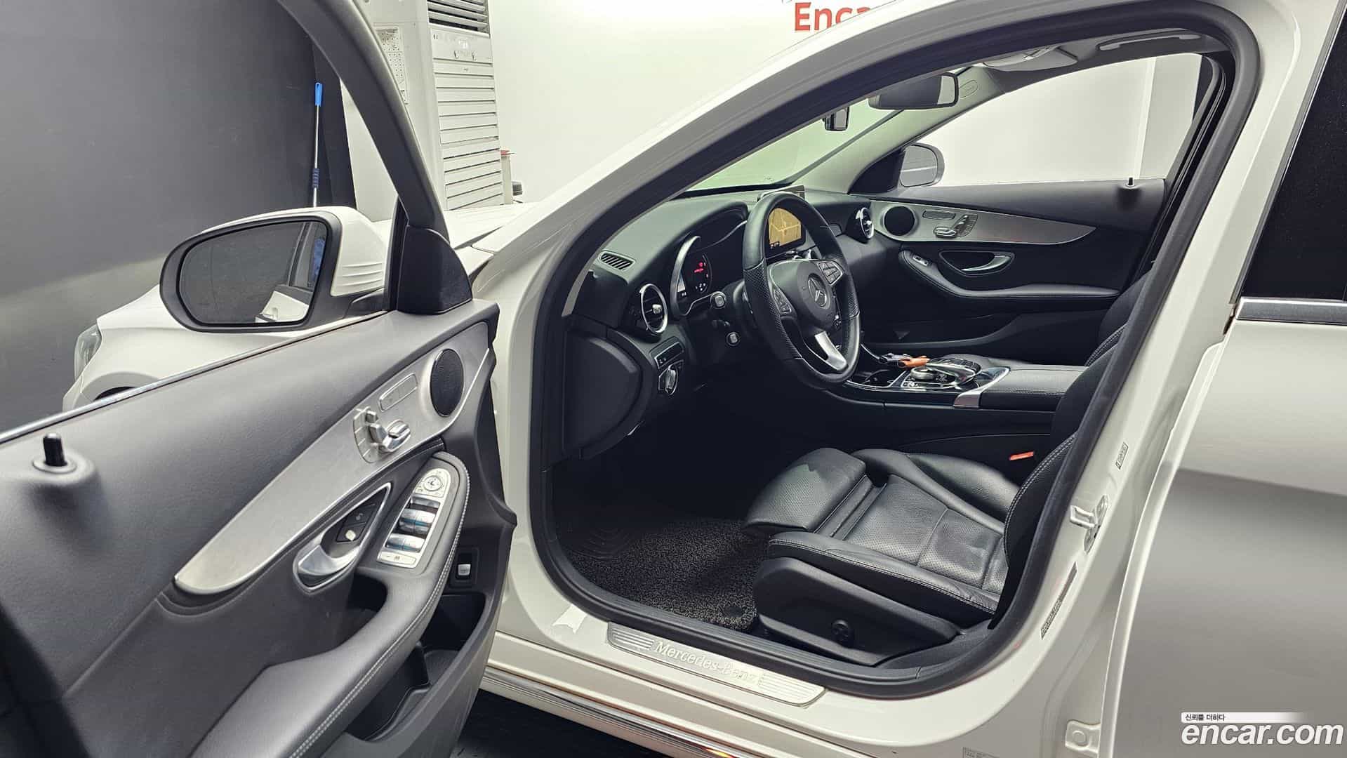 C-Class Mercedes-Benz 2015.7-INNER-010