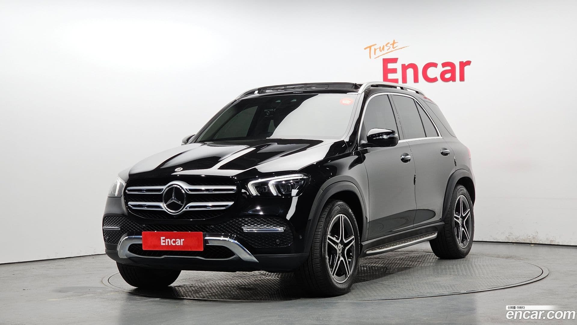 Main__Slider__Photo:GLE-Class Mercedes-Benz 2023.2-0