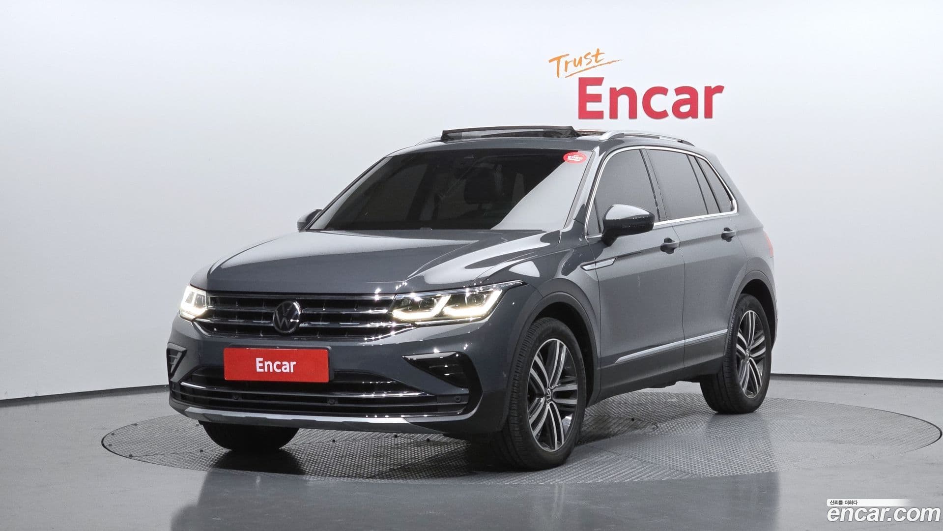 Main__Slider__Photo:Tiguan Volkswagen 2022.10-0