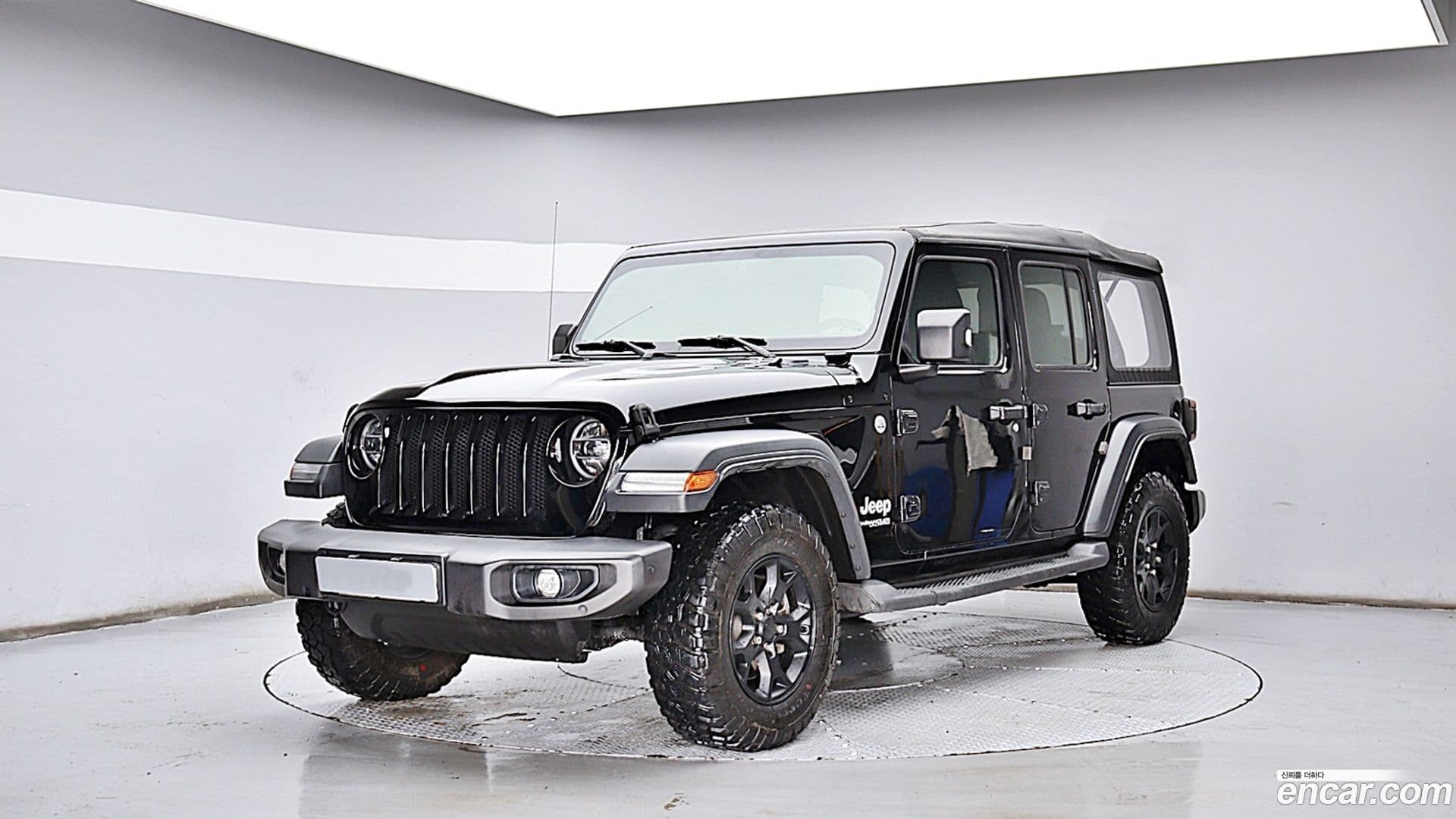 Main__Slider__Photo:Wrangler Jeep 2021.7-0