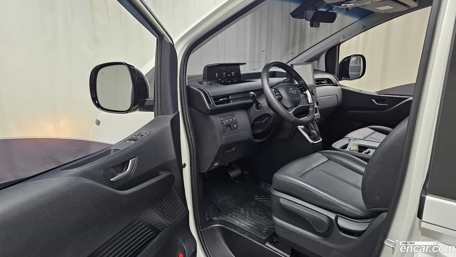 Staria Hyundai 2022.0-INNER-010