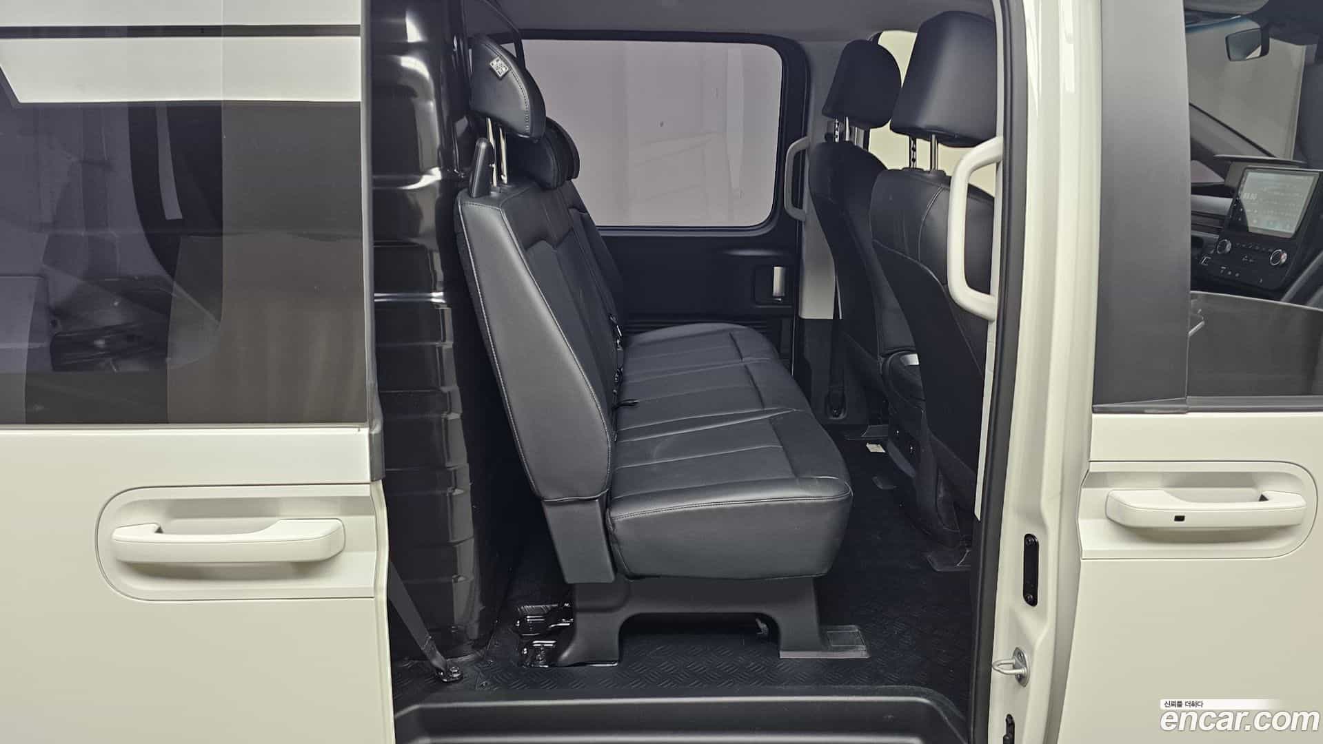 Staria Hyundai 2022.0-OPTION-016