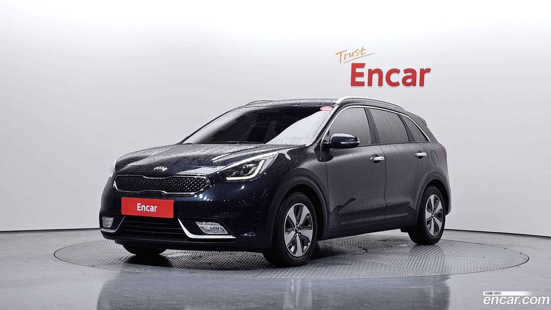 Main__Slider__Photo:Niro Kia 2018.10-0