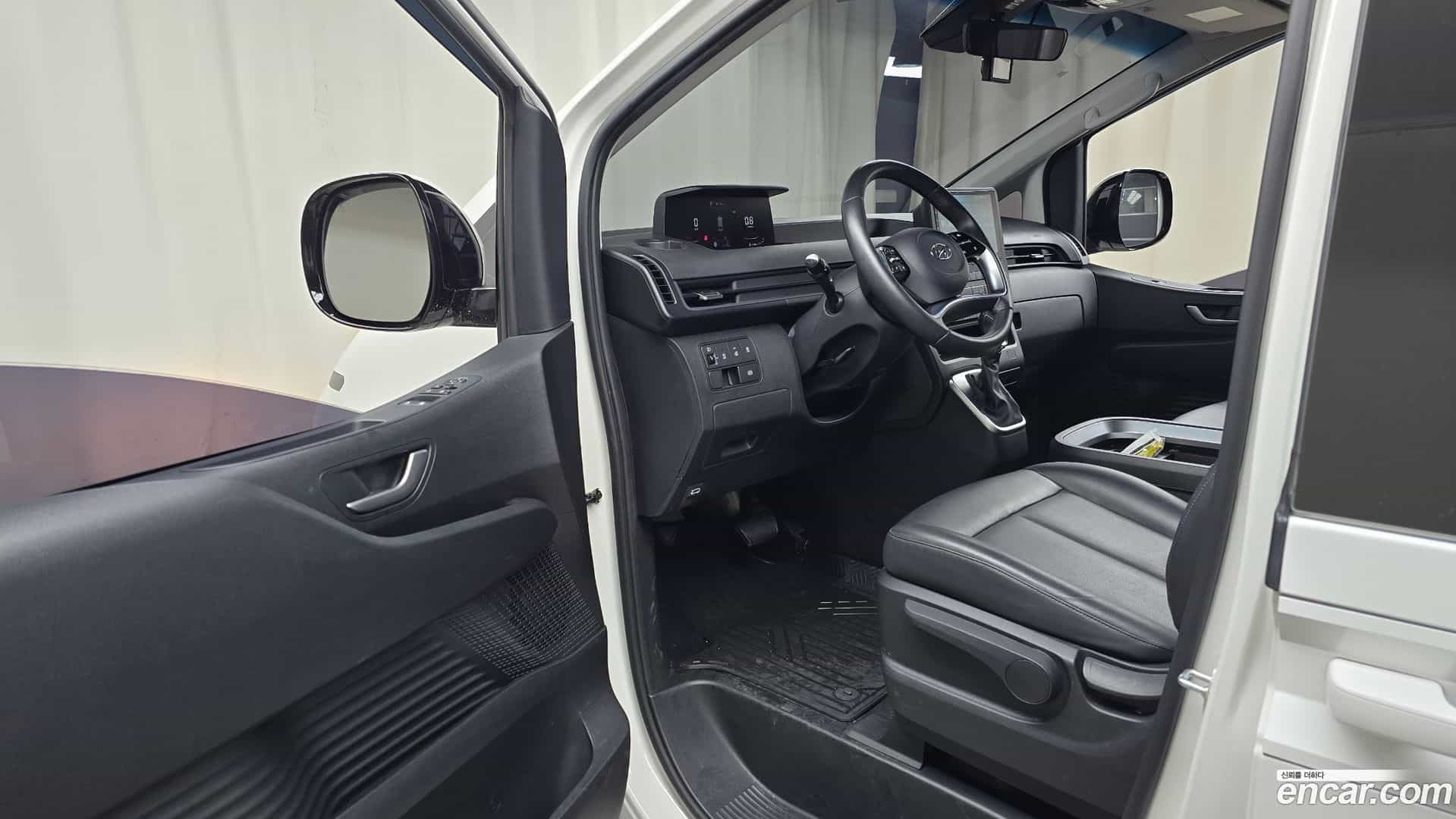 Staria Hyundai 2022.0-INNER-010