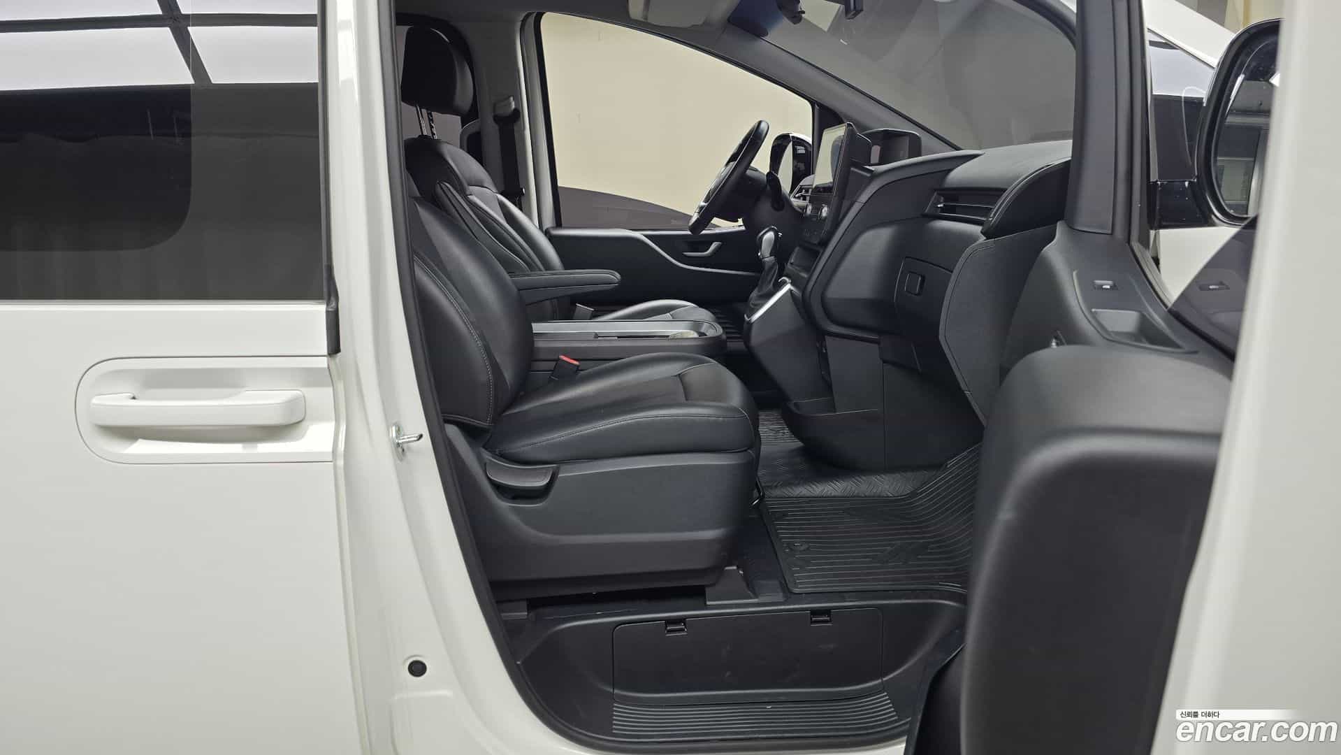 Staria Hyundai 2022.0-OPTION-015