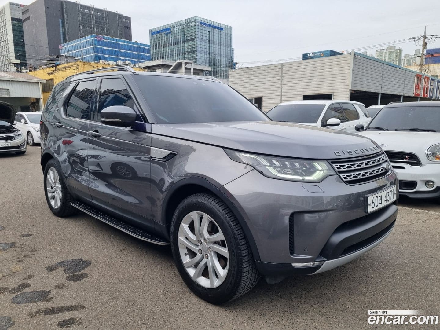 Main__Slider__Photo:Discovery Land Rover 2018.1-0