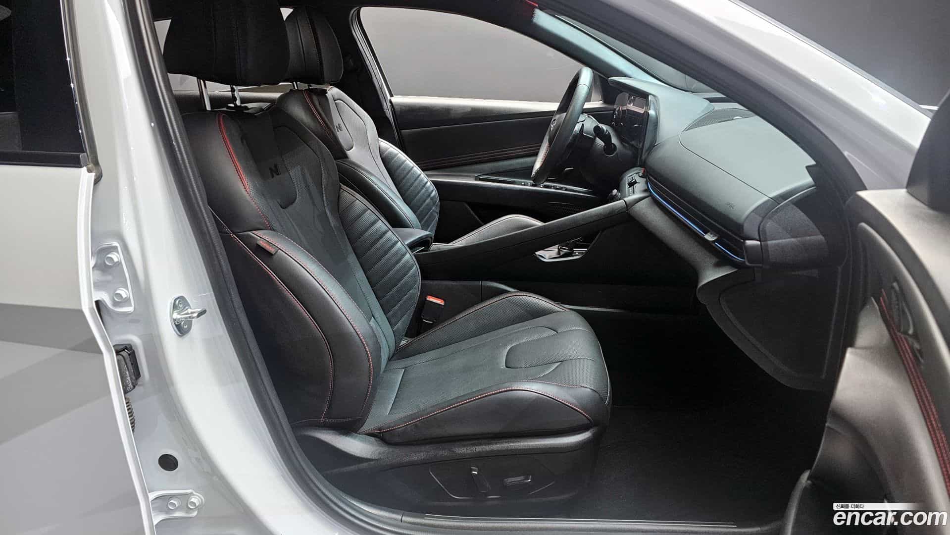 AVANTE Hyundai 2024.10-OPTION-015