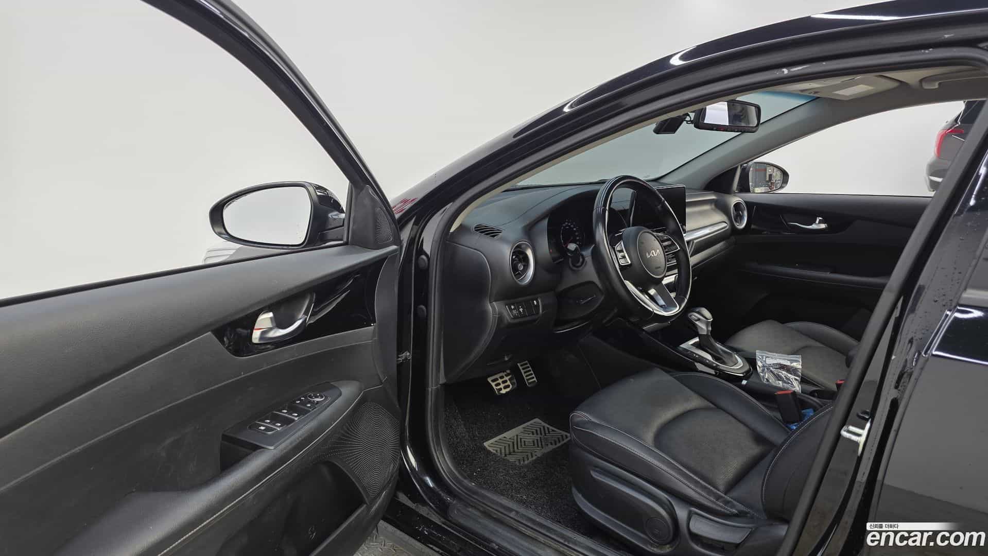 K3 Kia 2023.1-INNER-010