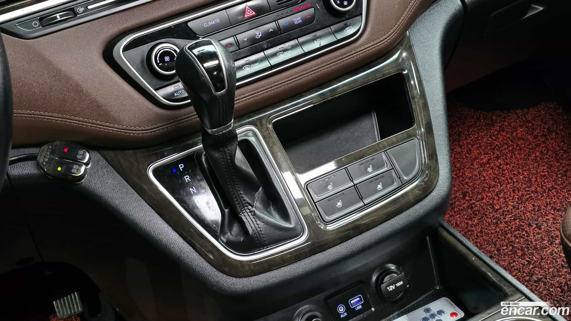 Starex Hyundai 2018.2-INNER-009