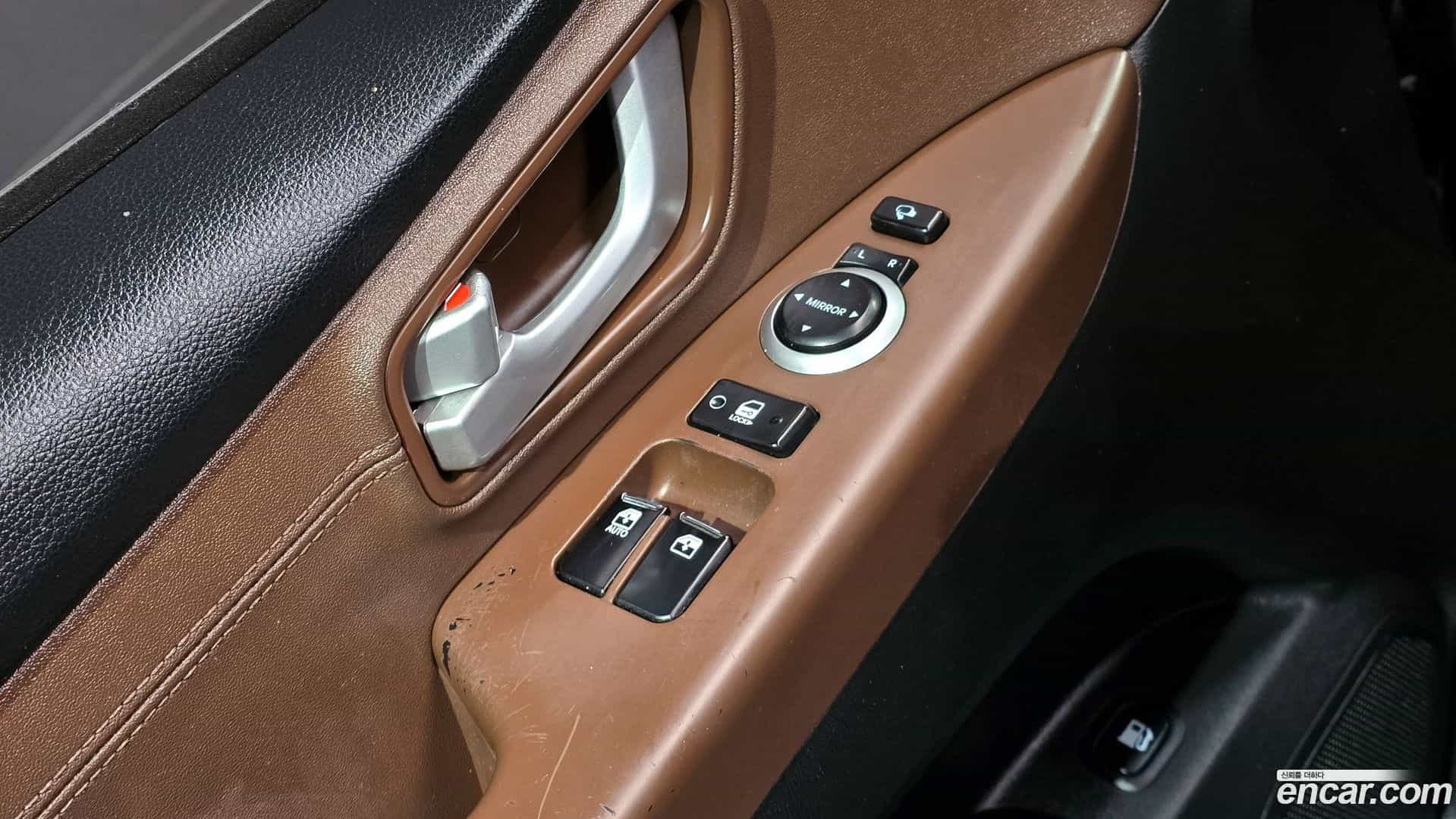 Starex Hyundai 2018.2-OPTION-022