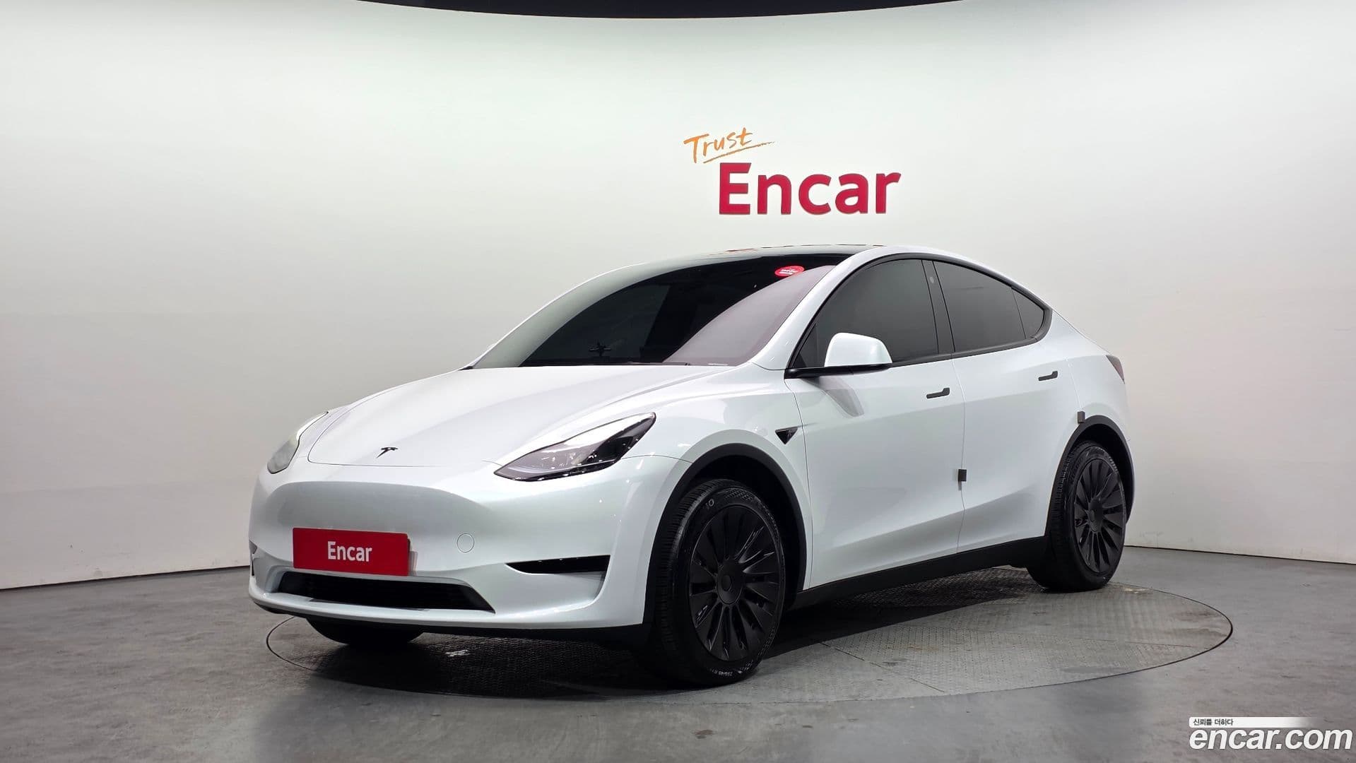 Main__Slider__Photo:Model Y Tesla 2023.9-0
