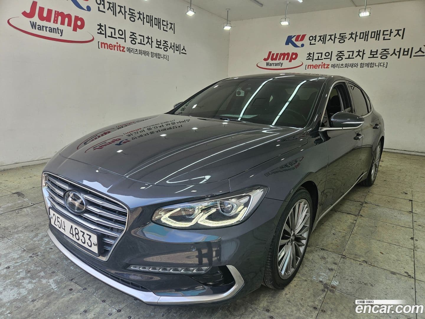 Main__Slider__Photo:Grandeur Hyundai 2017.8-0