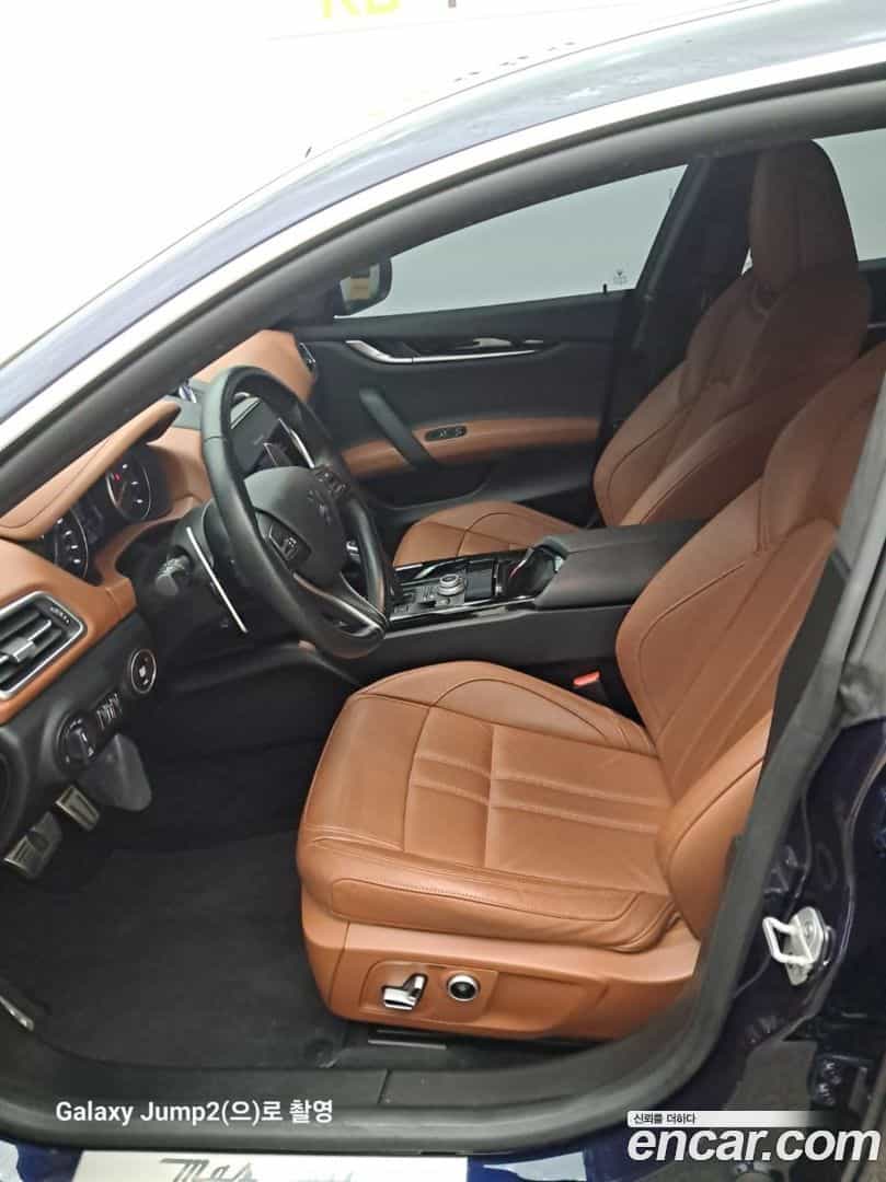 Ghibli Maserati 2021.11-INNER-010