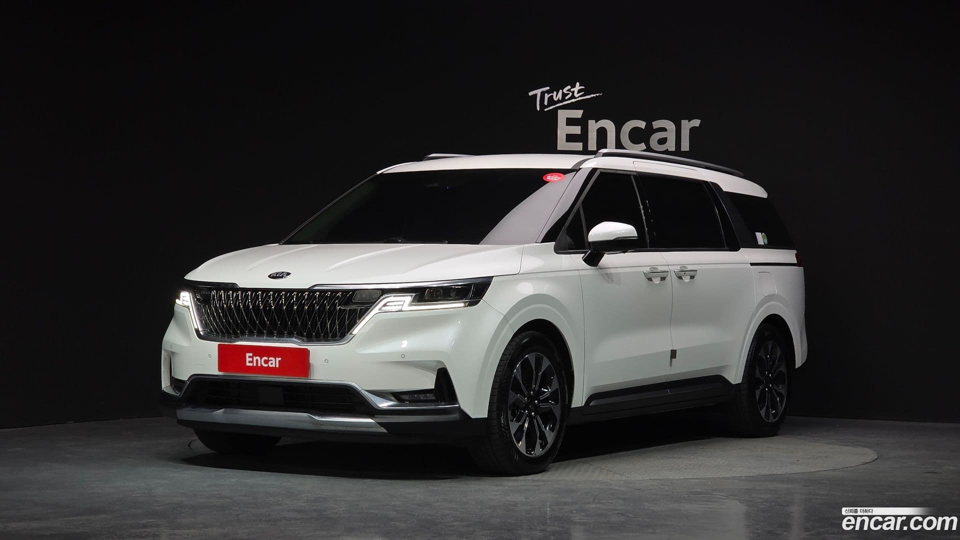 Main__Slider__Photo:Canival Kia 2020.10-0