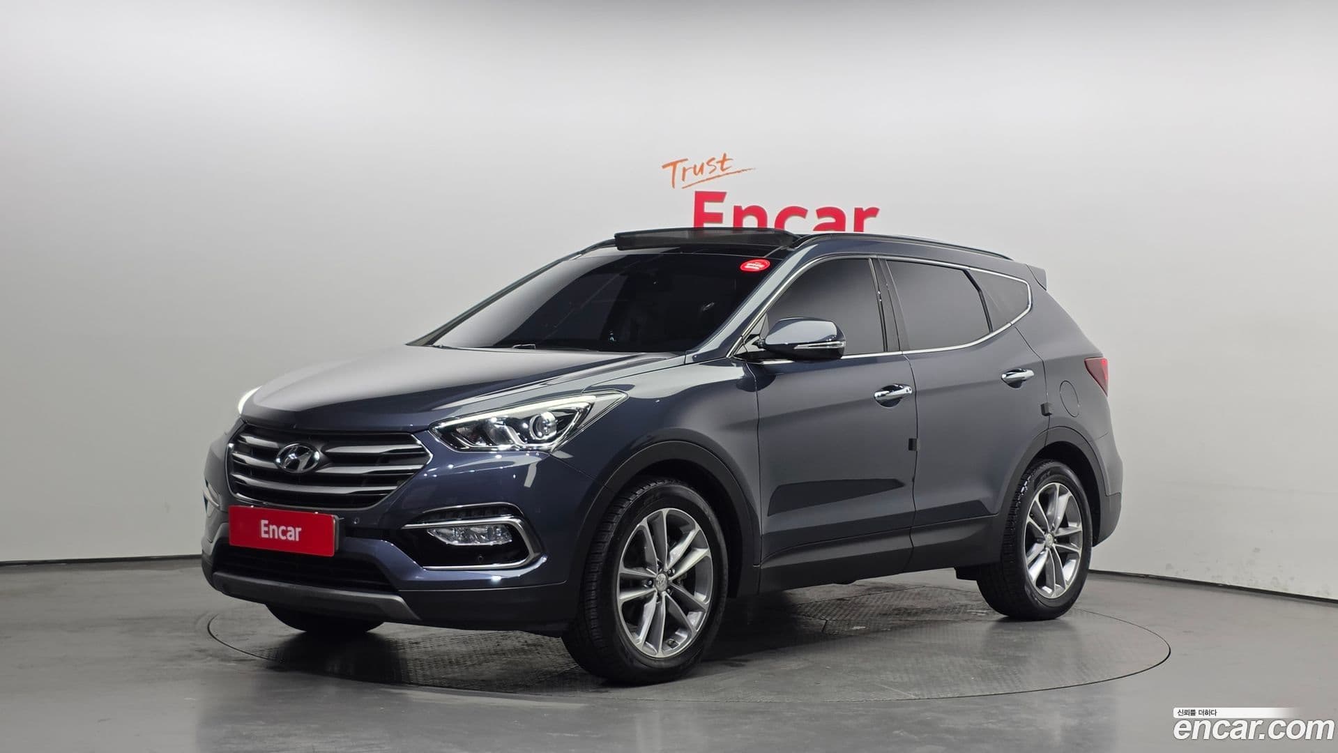 Main__Slider__Photo:Santafe Hyundai 2018.0-0