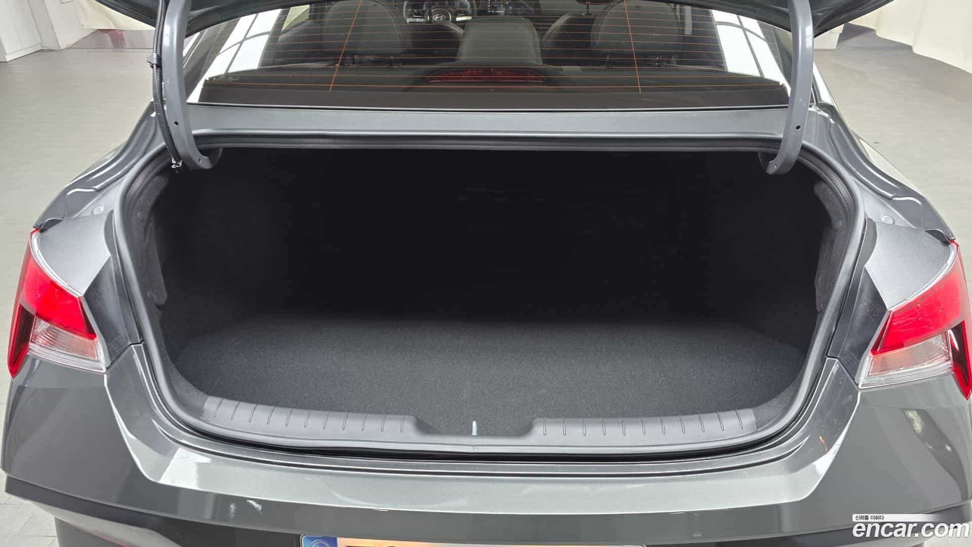 AVANTE Hyundai 2025.6-OPTION-024
