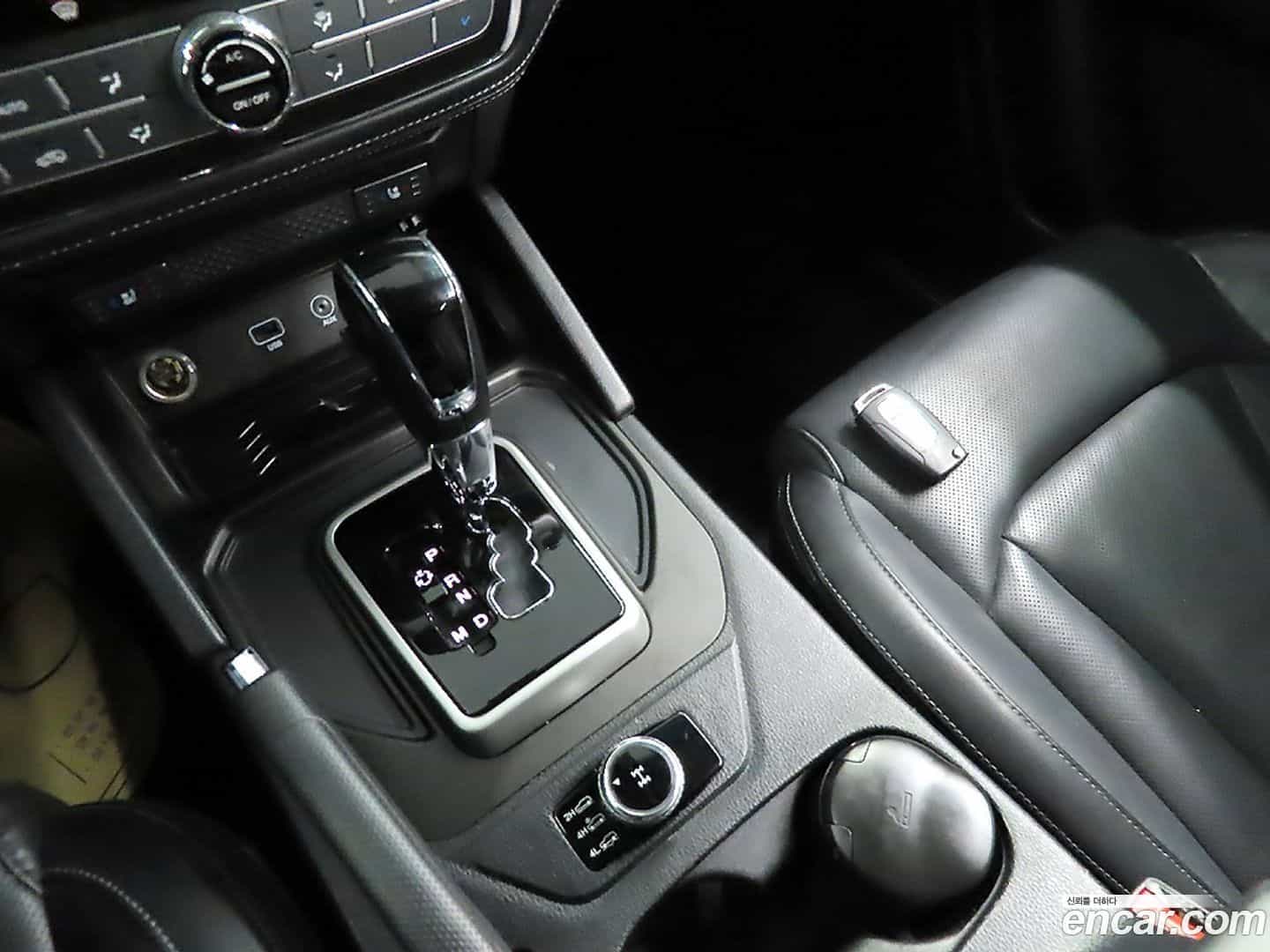 Rexton KG Mobility 2018.2-INNER-008