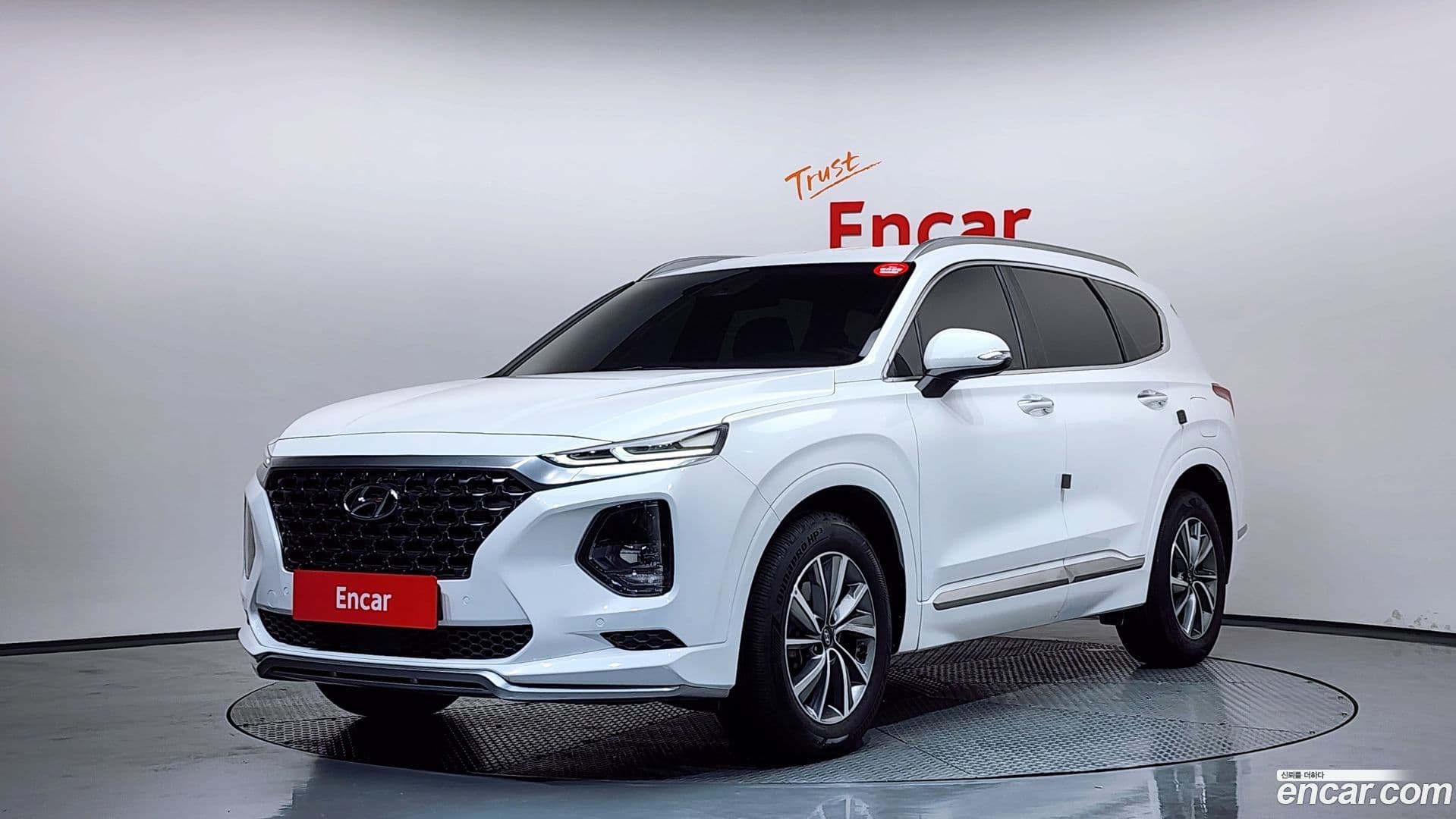 Main__Slider__Photo:Santafe Hyundai 2019.7-0