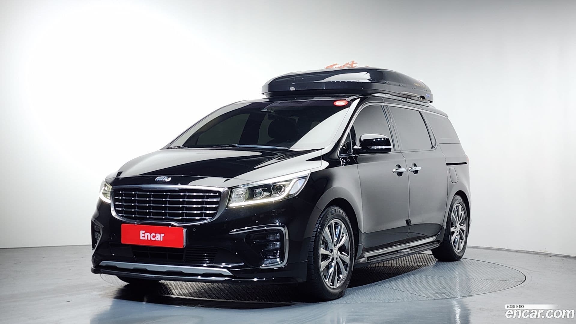 Main__Slider__Photo:Canival Kia 2018.4-0