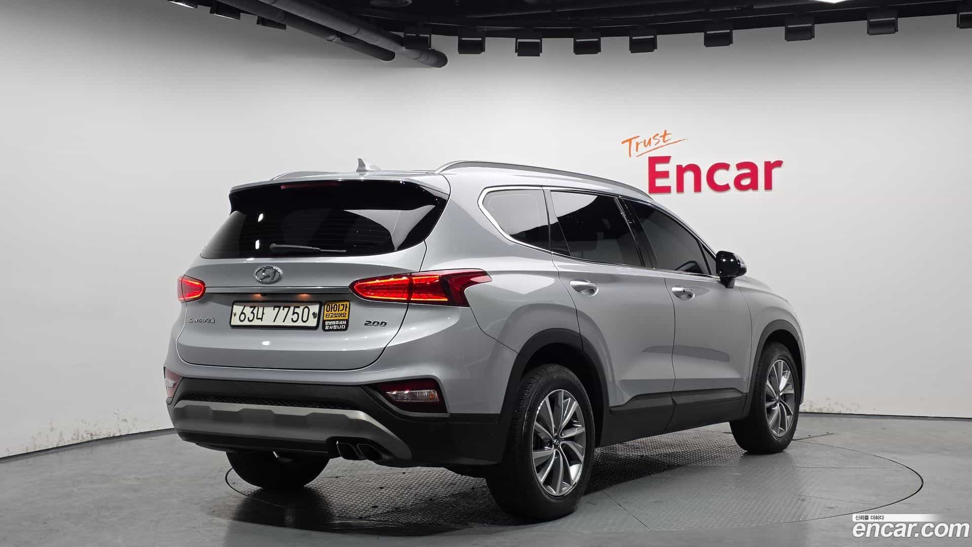 Santafe Hyundai 2018.10-OUTER-002