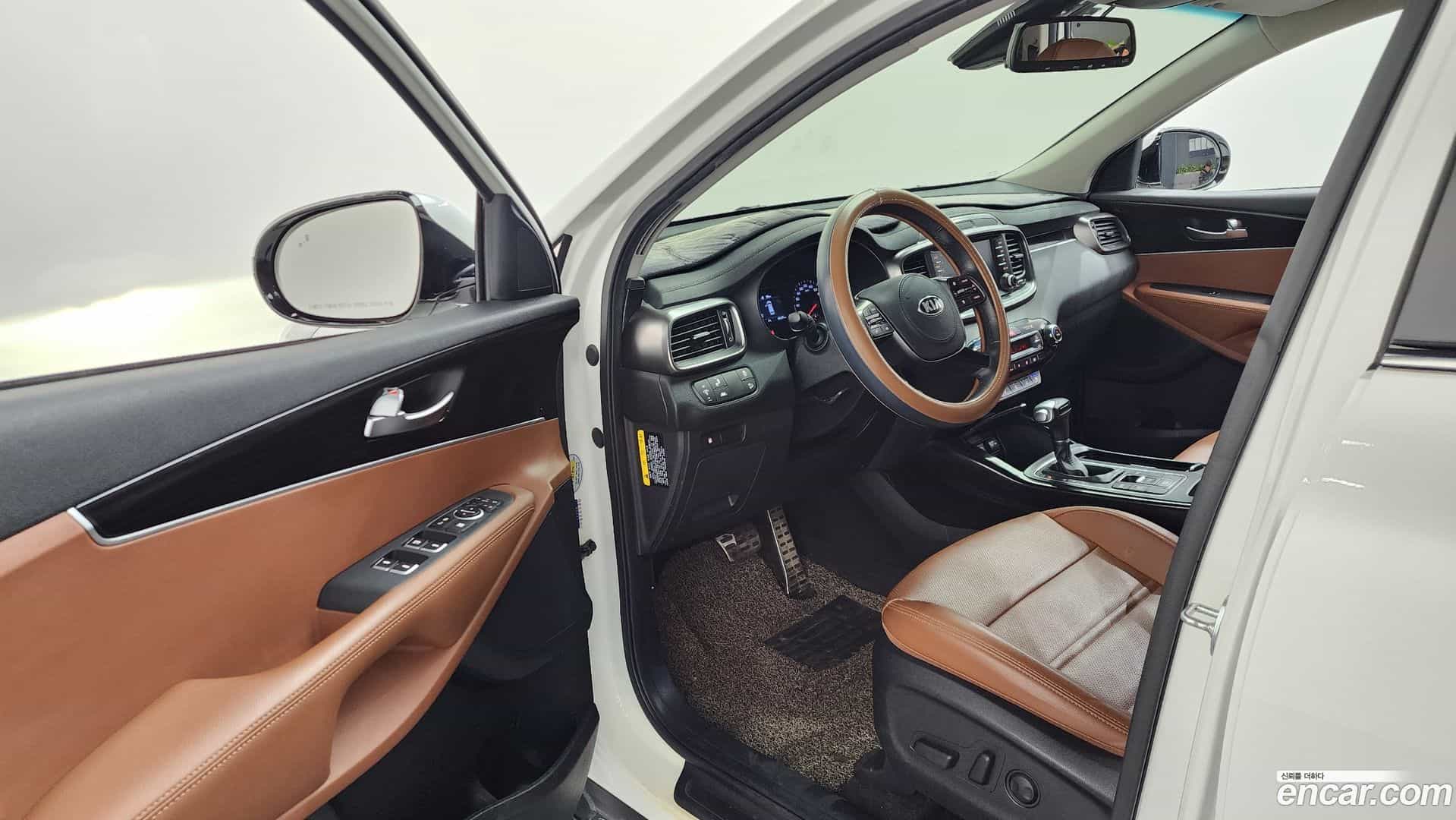 Sorento Kia 2019.3-INNER-010
