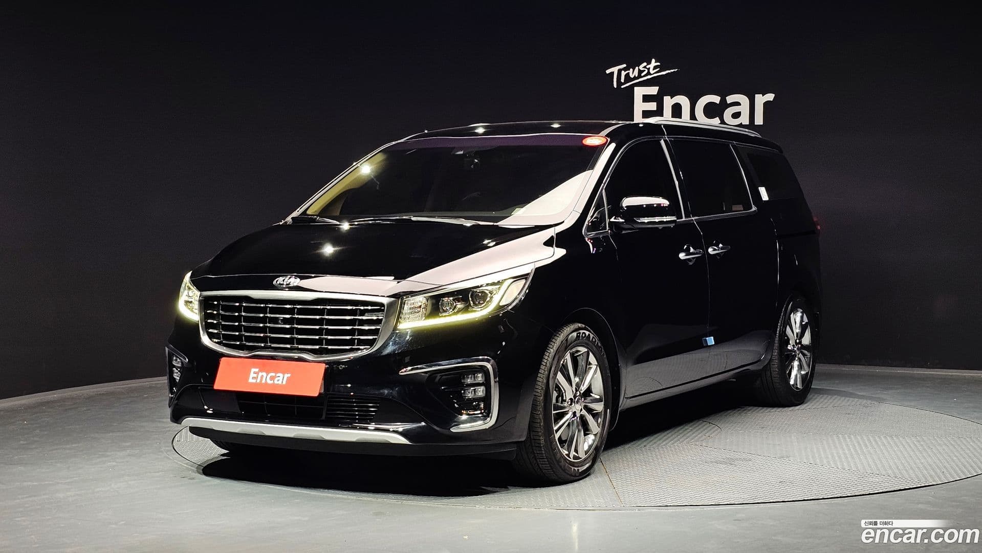 Main__Slider__Photo:Canival Kia 2019.10-0