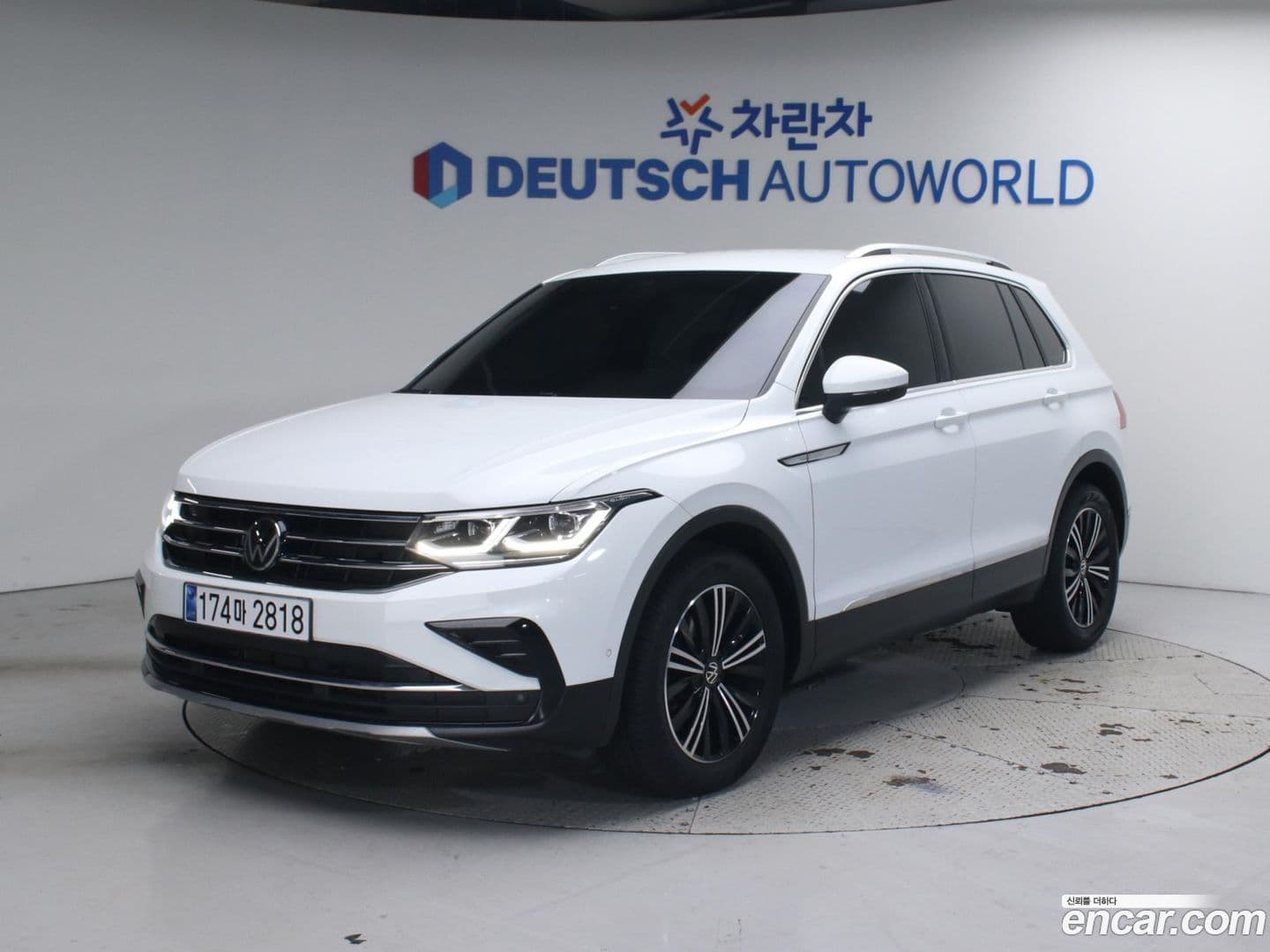 Main__Slider__Photo:Tiguan Volkswagen 2022.8-0