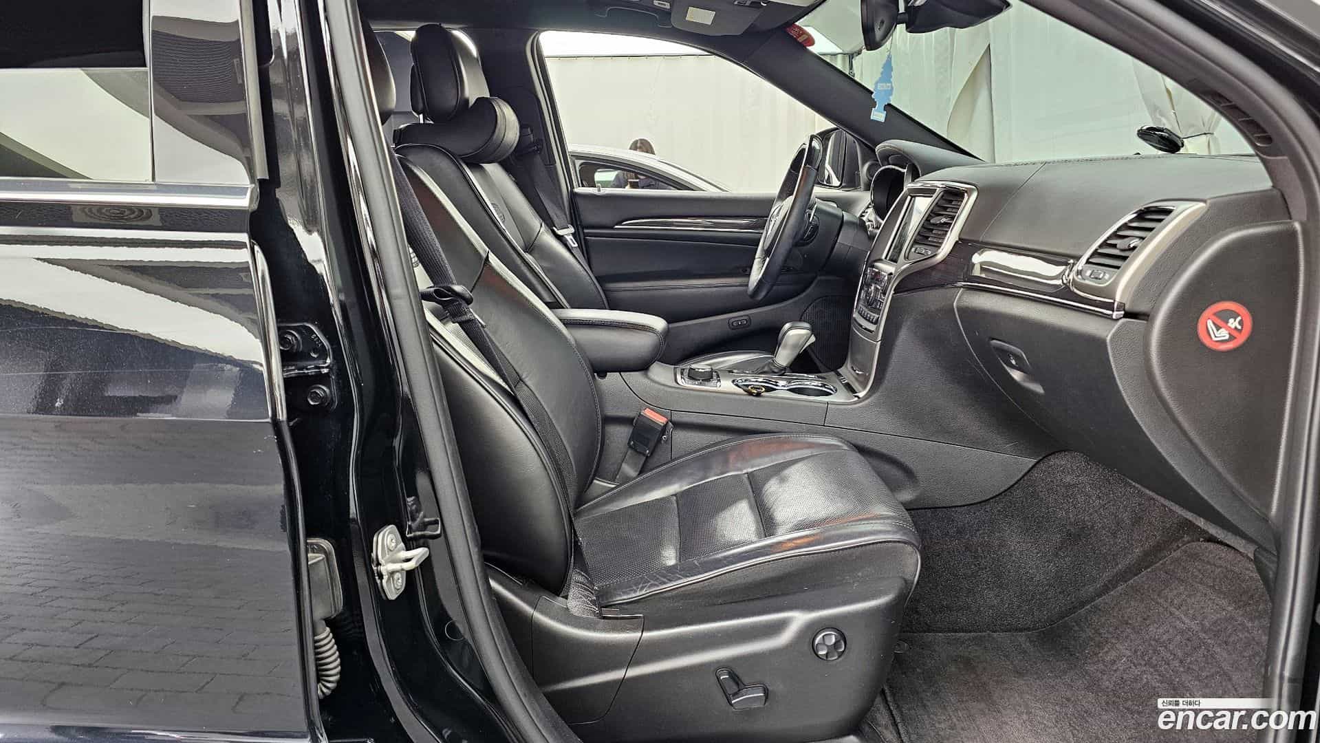 Cherokee Jeep 2018.6-OPTION-015