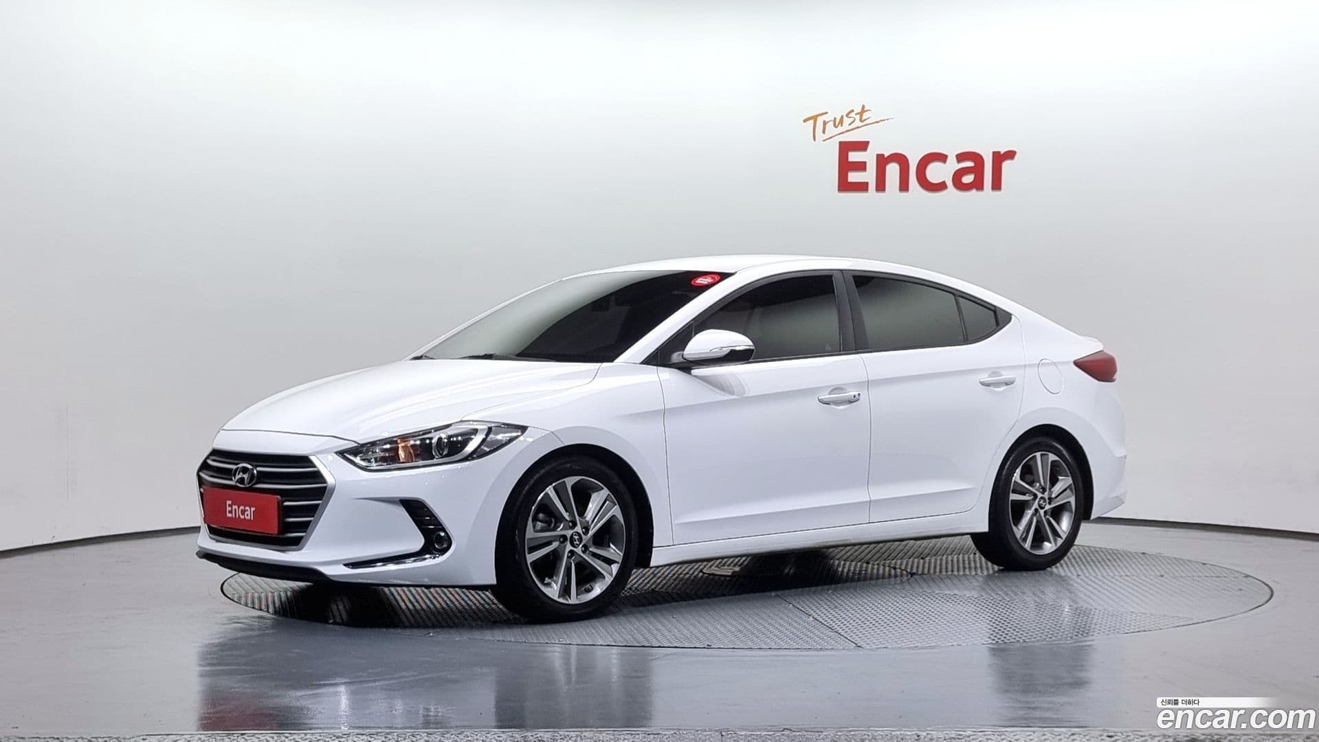 Main__Slider__Photo:AVANTE Hyundai 2017.9-0