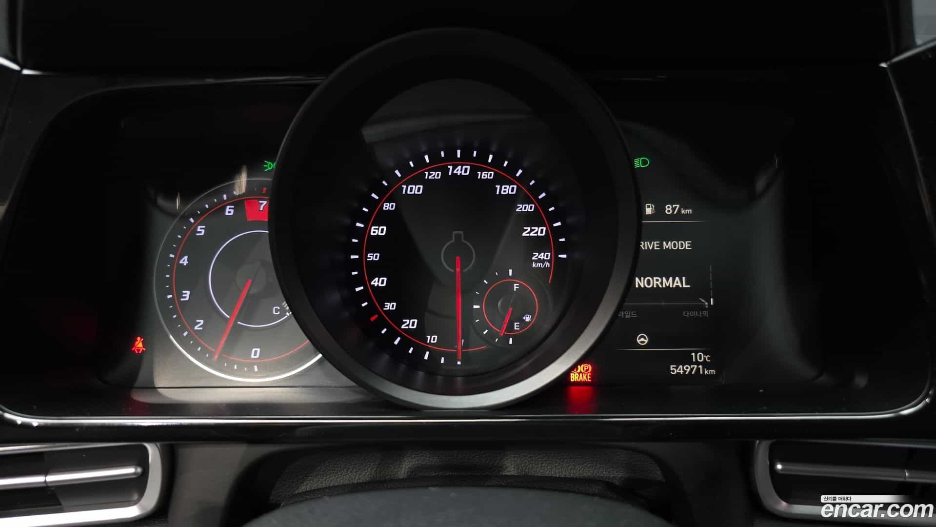 AVANTE Hyundai 2020.5-INNER-008