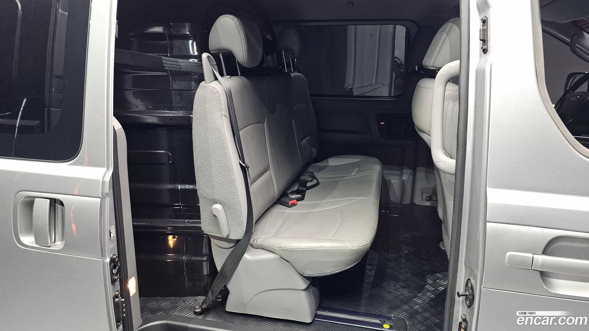 Starex Hyundai 2020.6-OPTION-015
