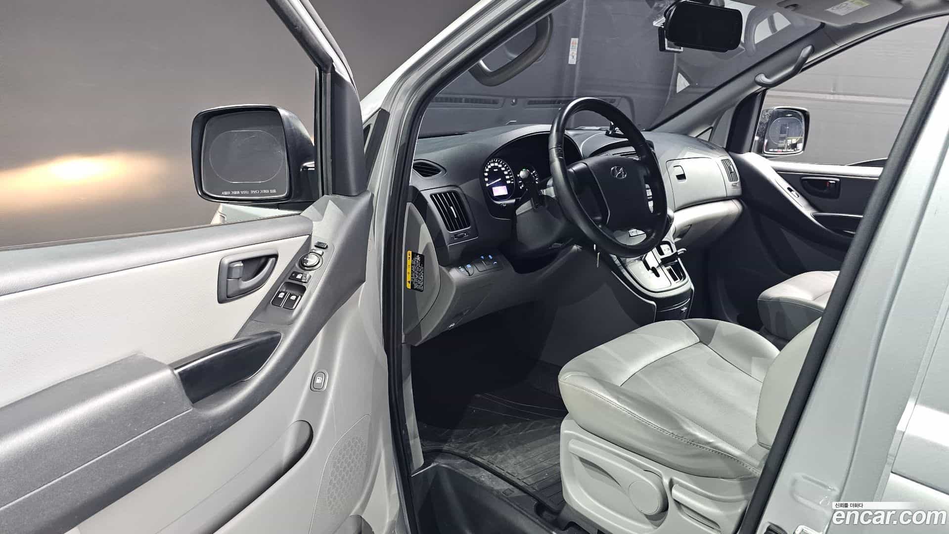 Starex Hyundai 2020.6-OPTION-016